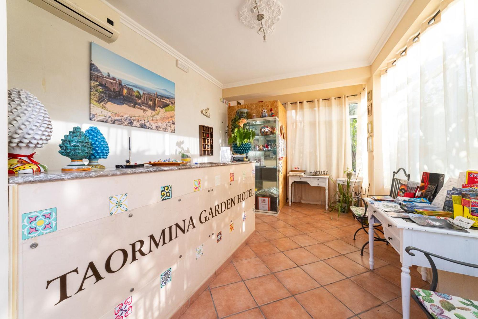 6. Taormina Garden Hotel