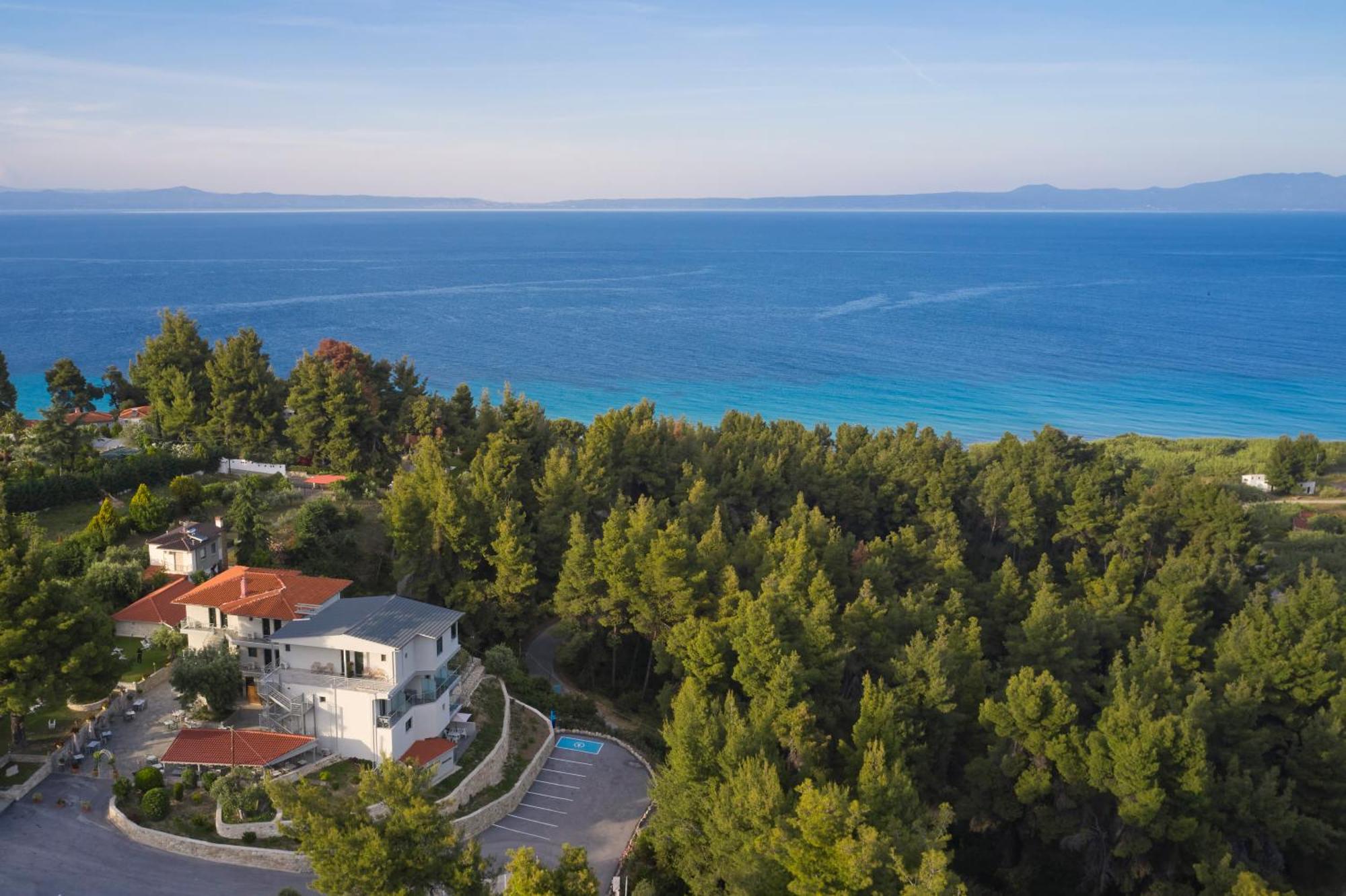 5. Hotel Kriopigi