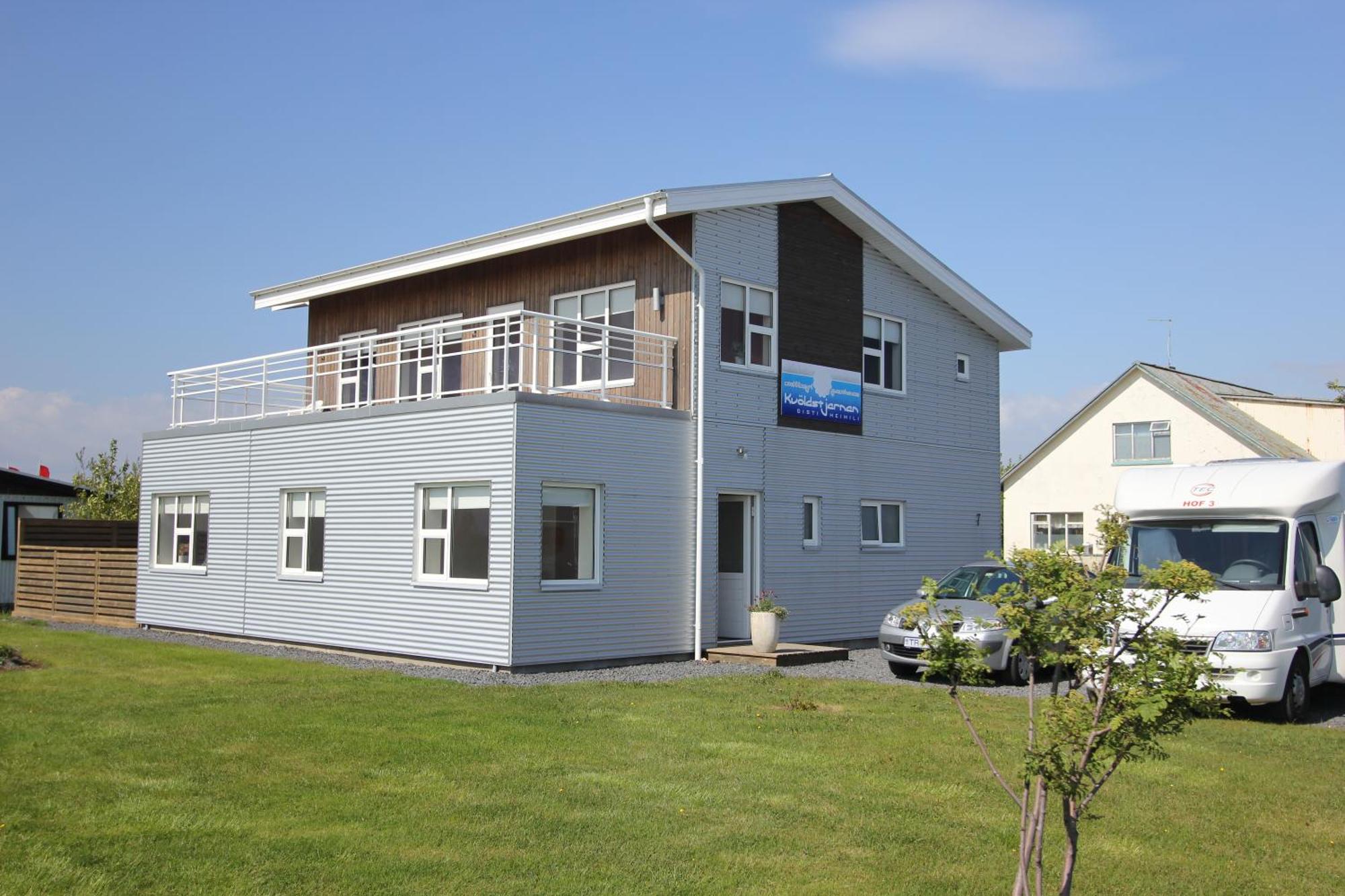 크볼드스티아르난 게스트하우스(Kvoldstjarnan Guesthouse)