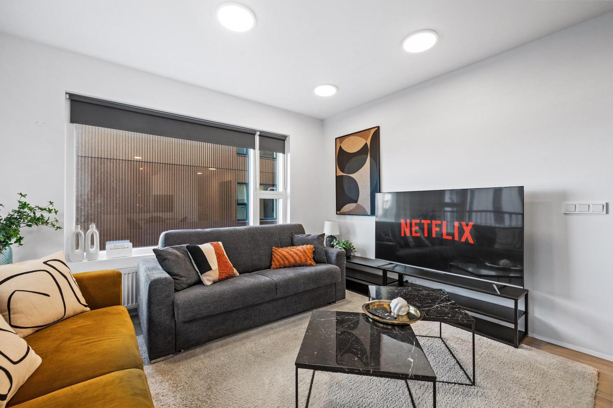 Ny leilighet ved Smáralind kjøpesenter med privat parkering