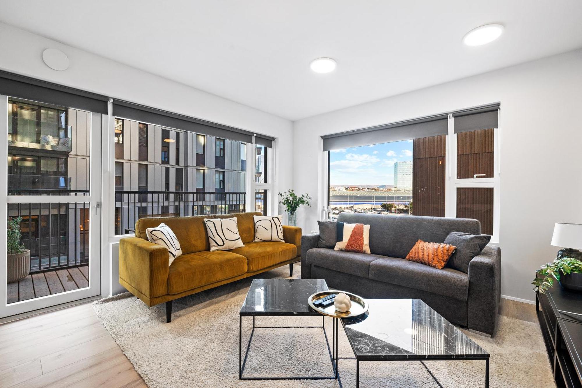 Ny leilighet ved Smáralind kjøpesenter med privat parkering