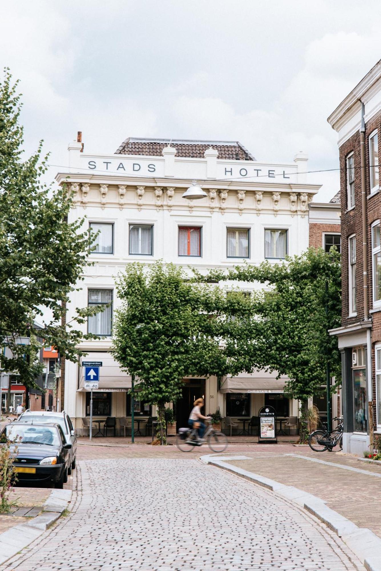 2. Stadshotel Steegoversloot