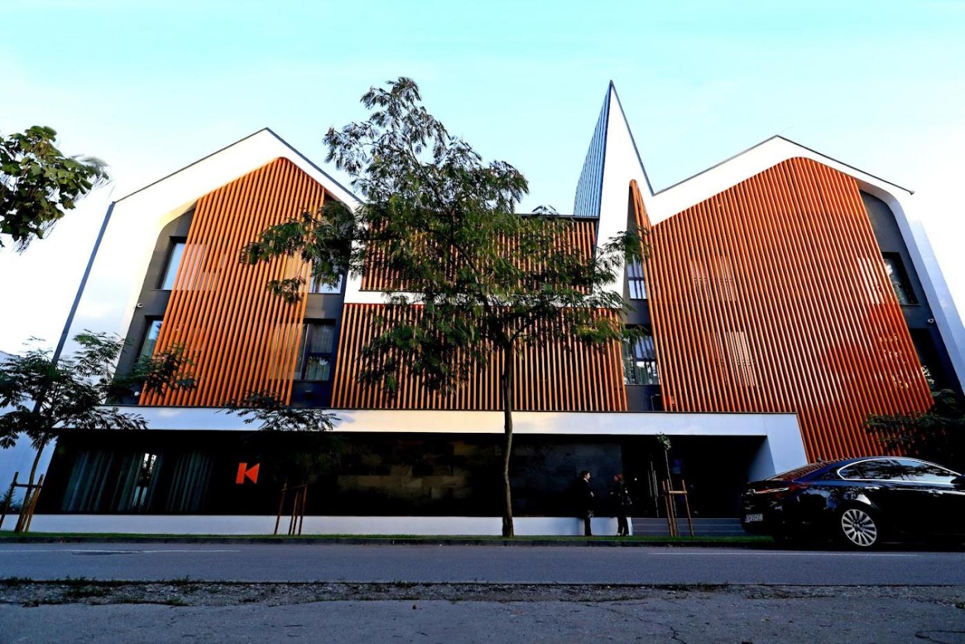 6. TimHouse