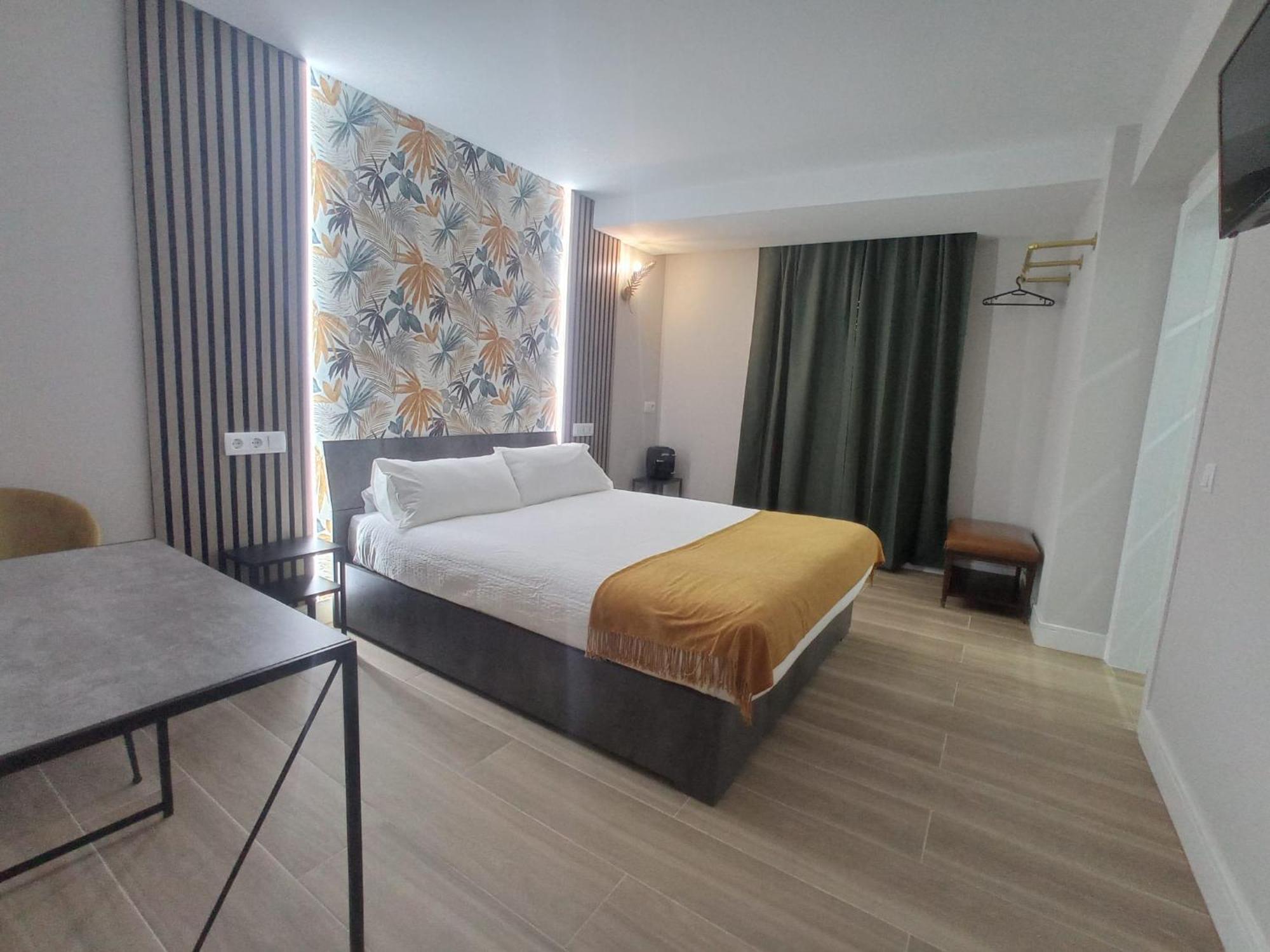 6. Hostal Fronton