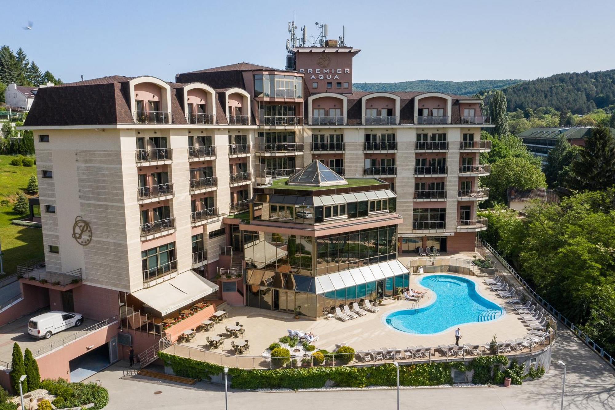 2. Hotel Premier Aqua