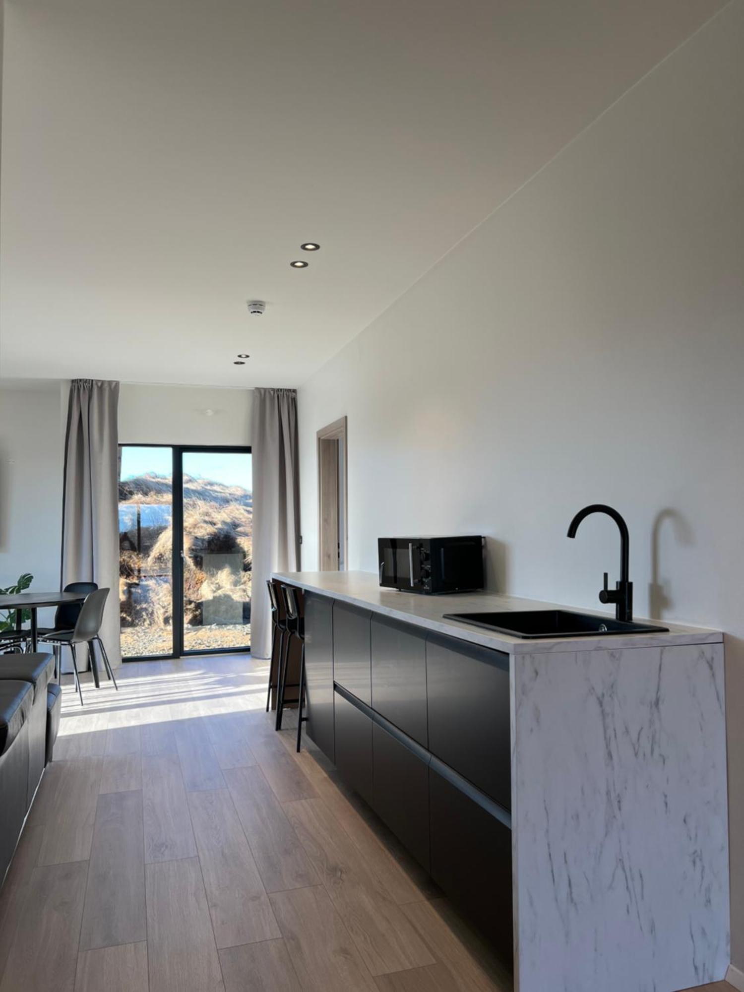 黑屋(The Blackhouse)