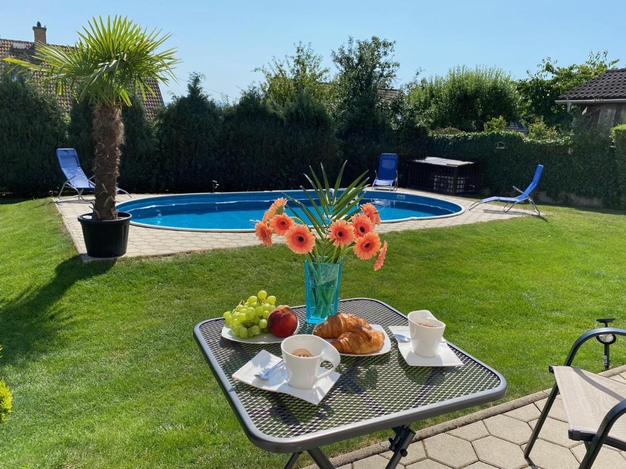 4. Komfortný apartmán s bazénom a súkromným parkoviskom - 24h self check-in