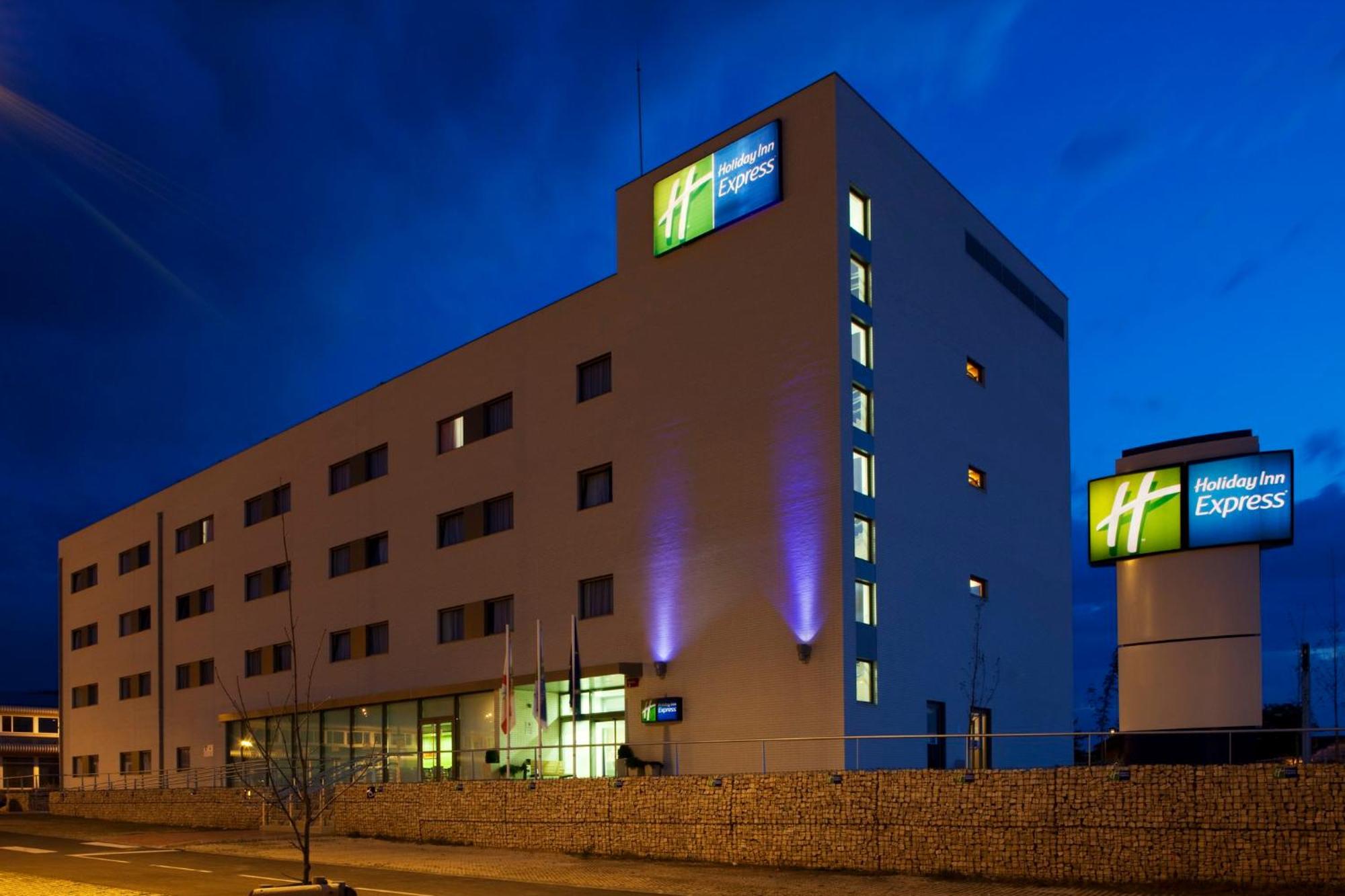 5. Holiday Inn Express Vitoria