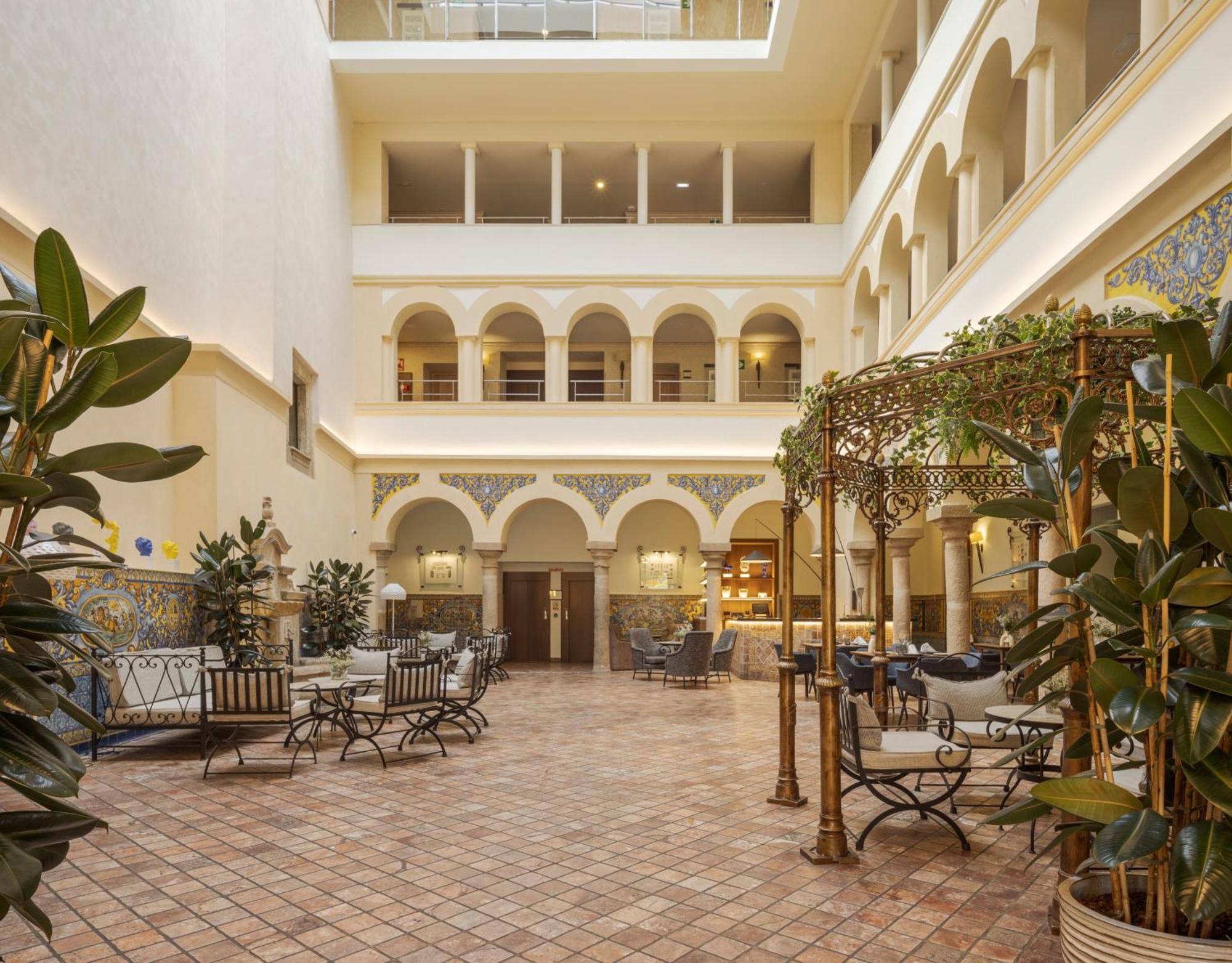 2. Hotel ILUNION Mérida Palace