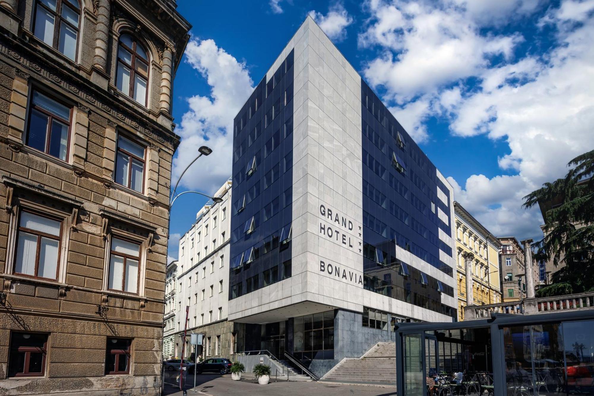 9. Grand Hotel Bonavia