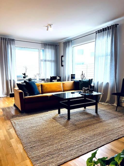 Charmerende lejlighed med to soveværelser og stor privat terrasse