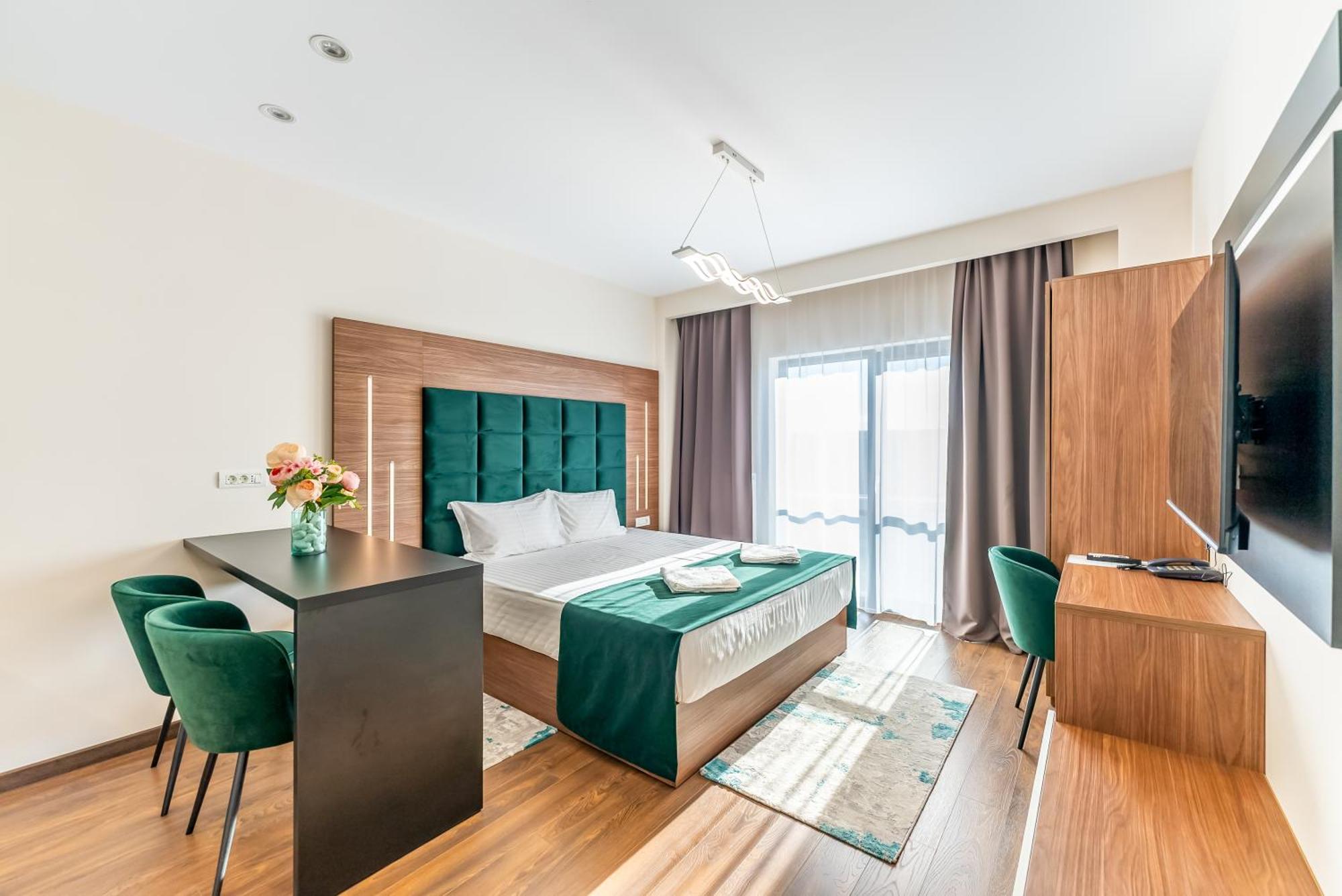 6. M City Aparthotel