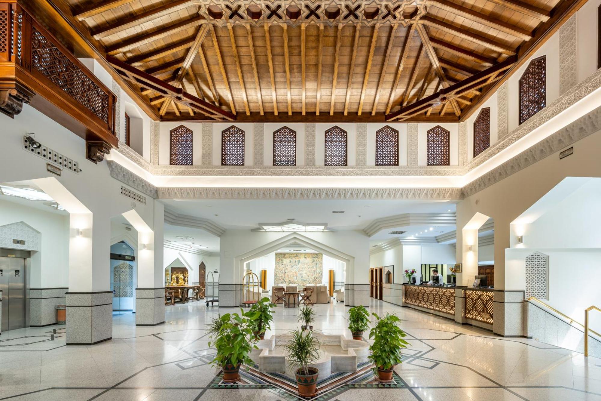 9. Saray