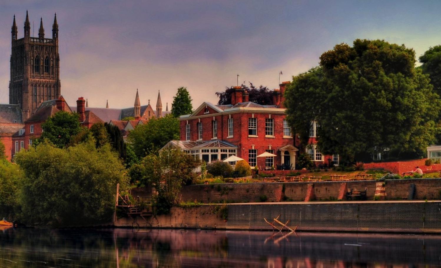 5. Diglis House Hotel