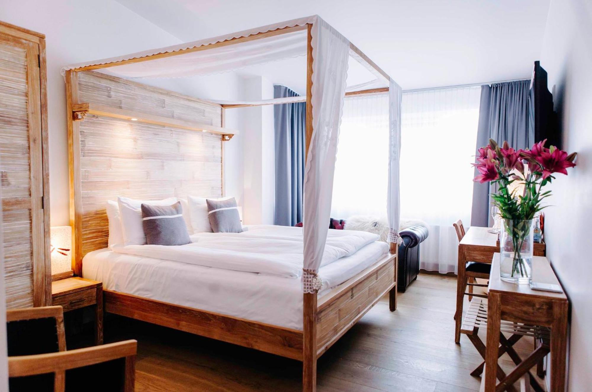 8. Eyja Guldsmeden Hotel