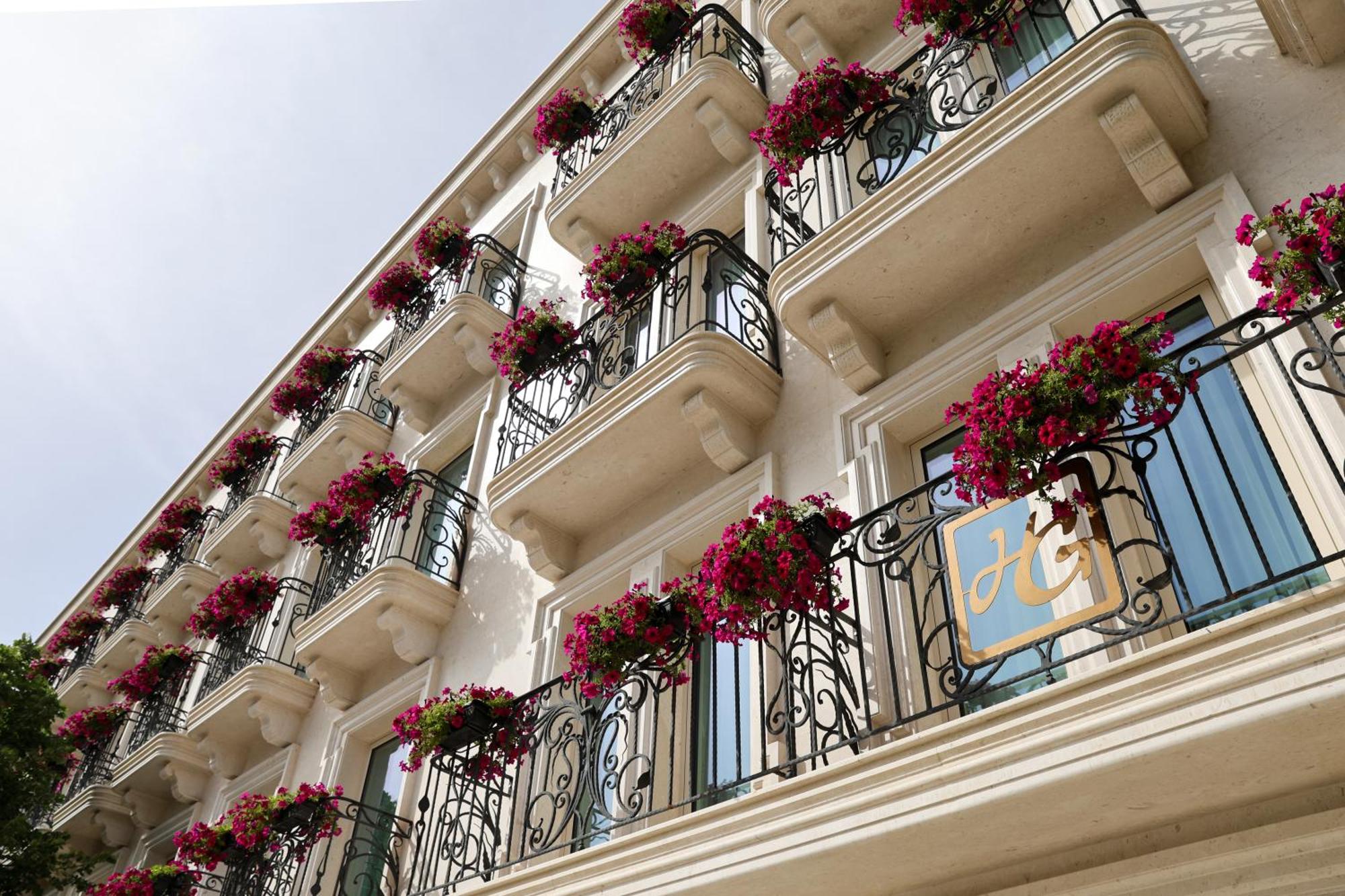 5. Hotel Plaza Berat