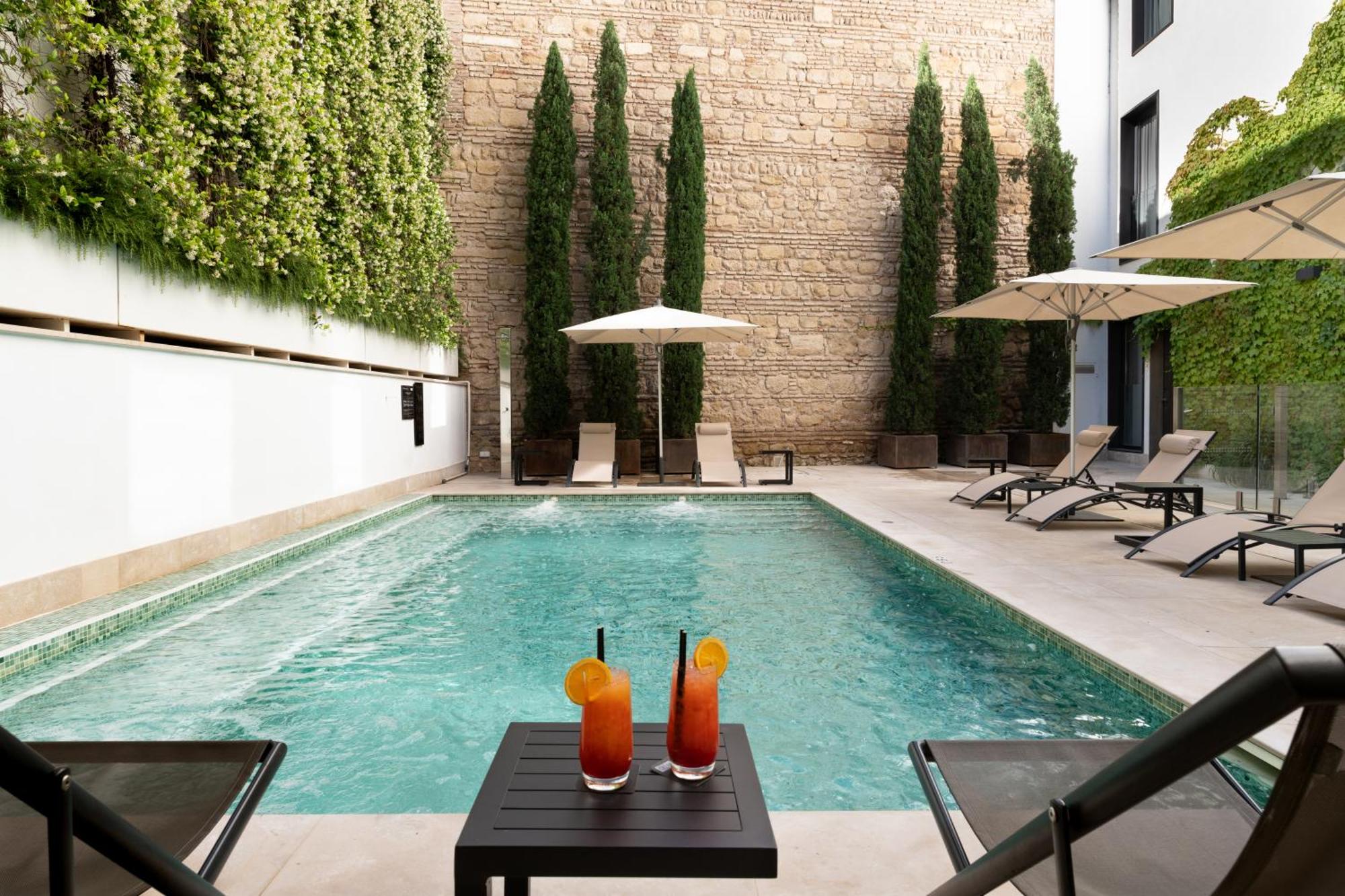 9. H10 Palacio Colomera