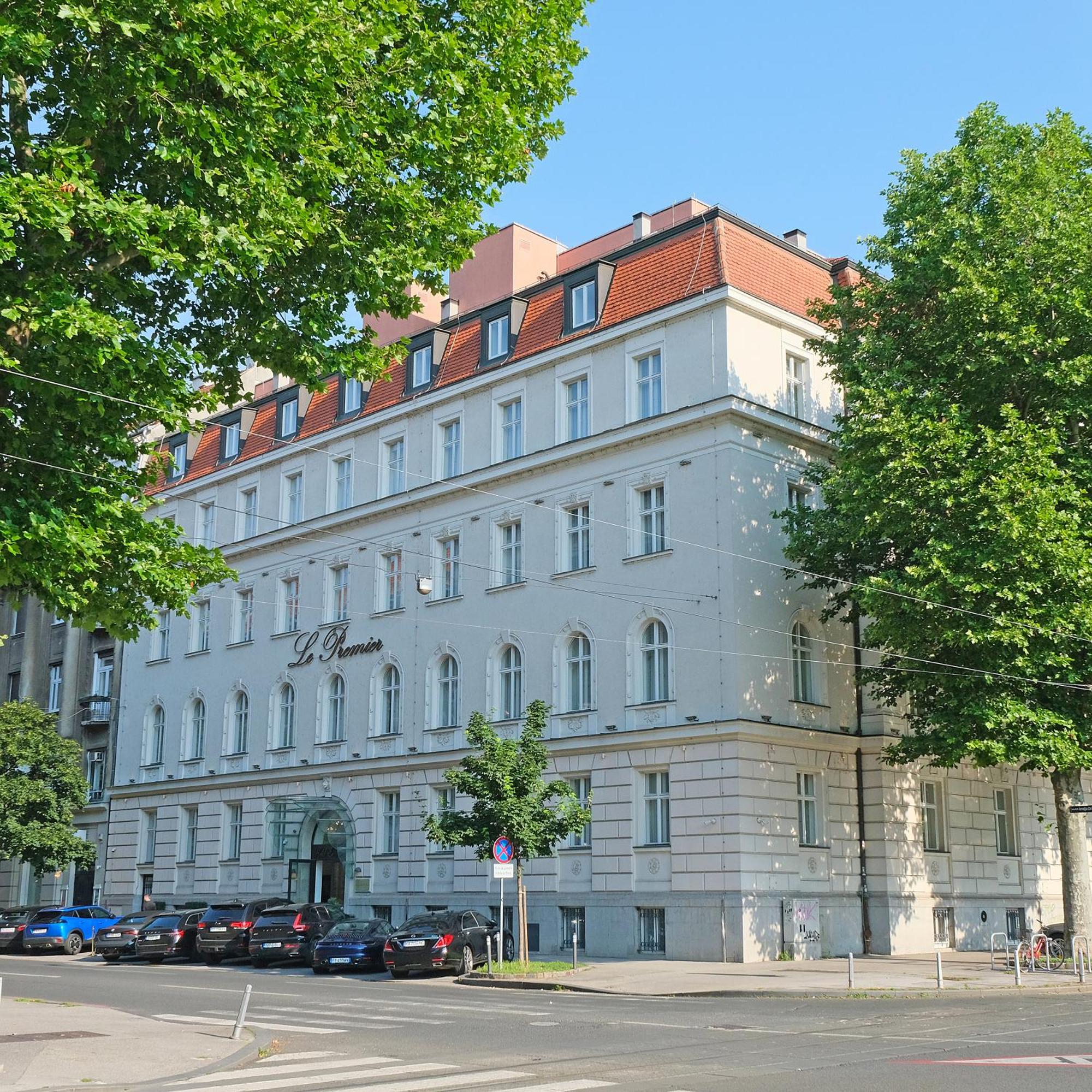 7. Hotel Le Premier