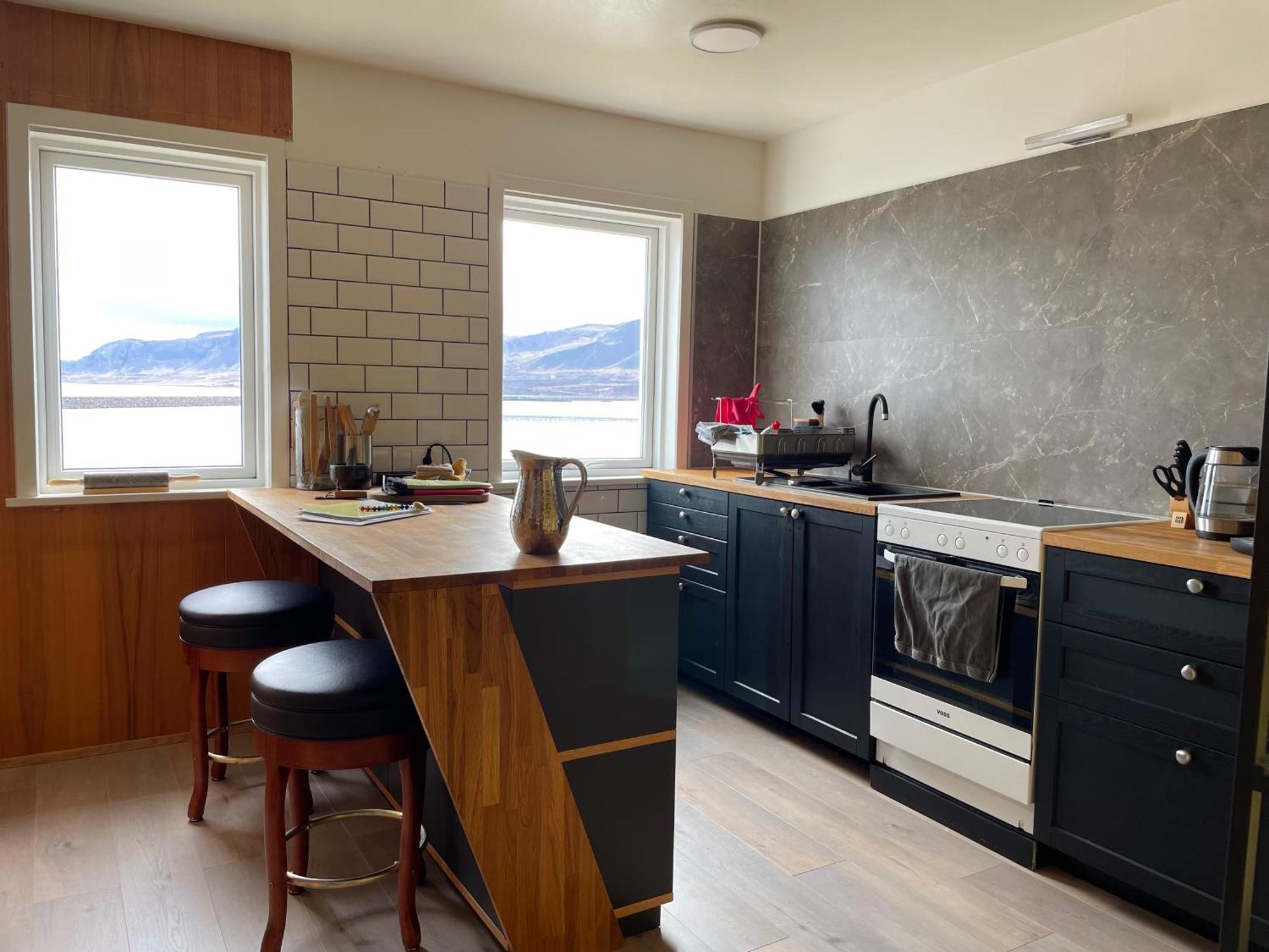 Art & Nature Retreat in Iceland - The Crib Rocks