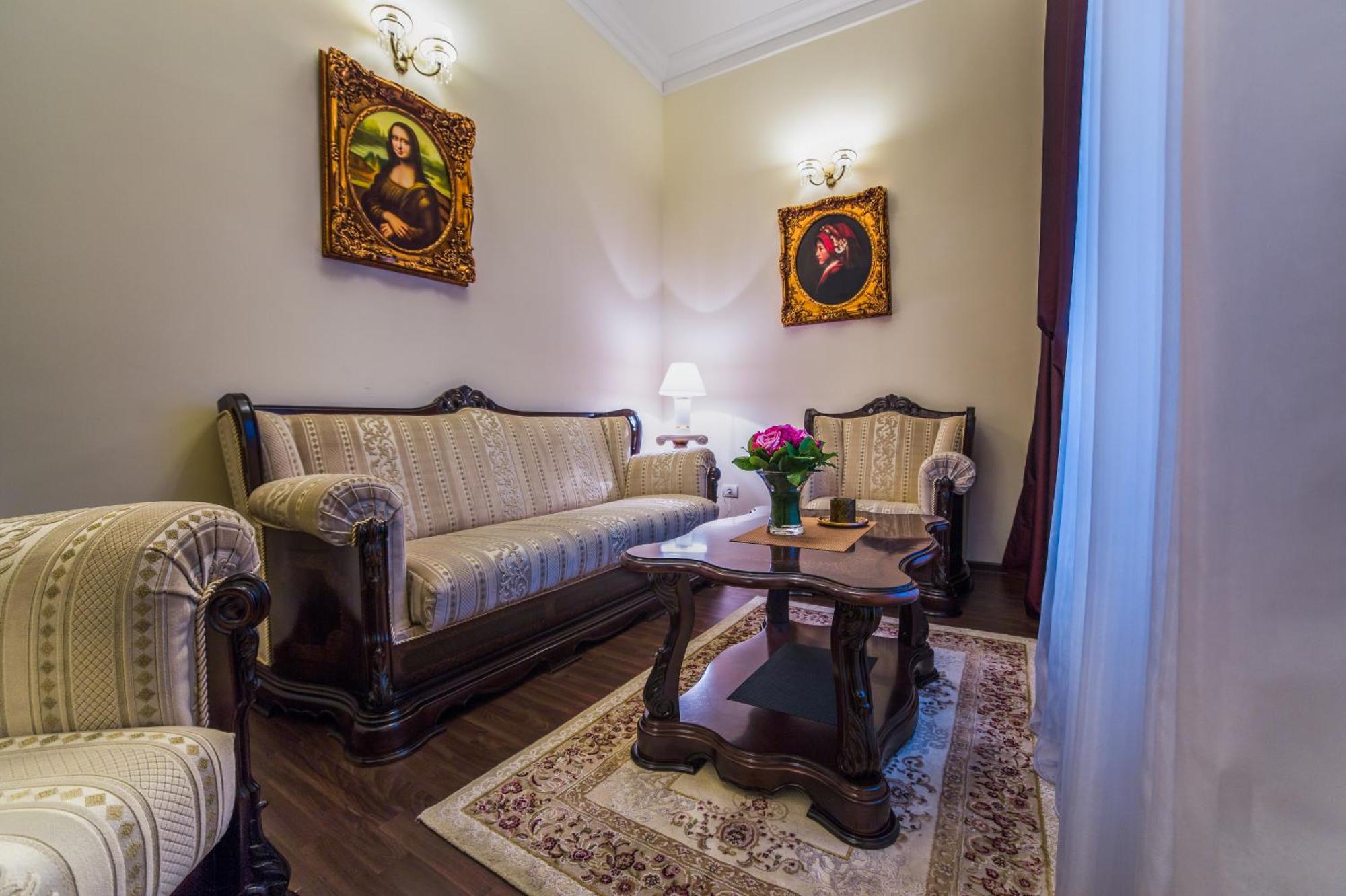 10. Picasso Boutique Hotel