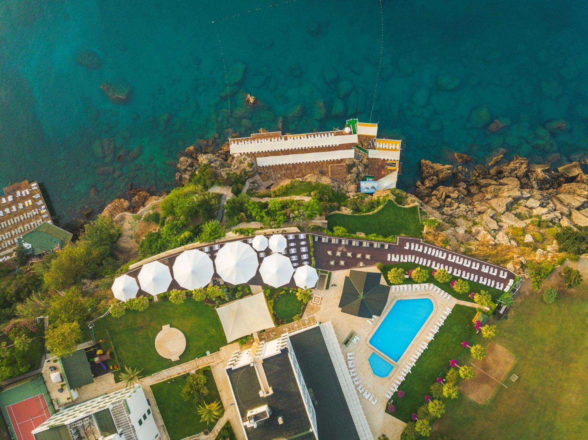 10. Falcon Hotel