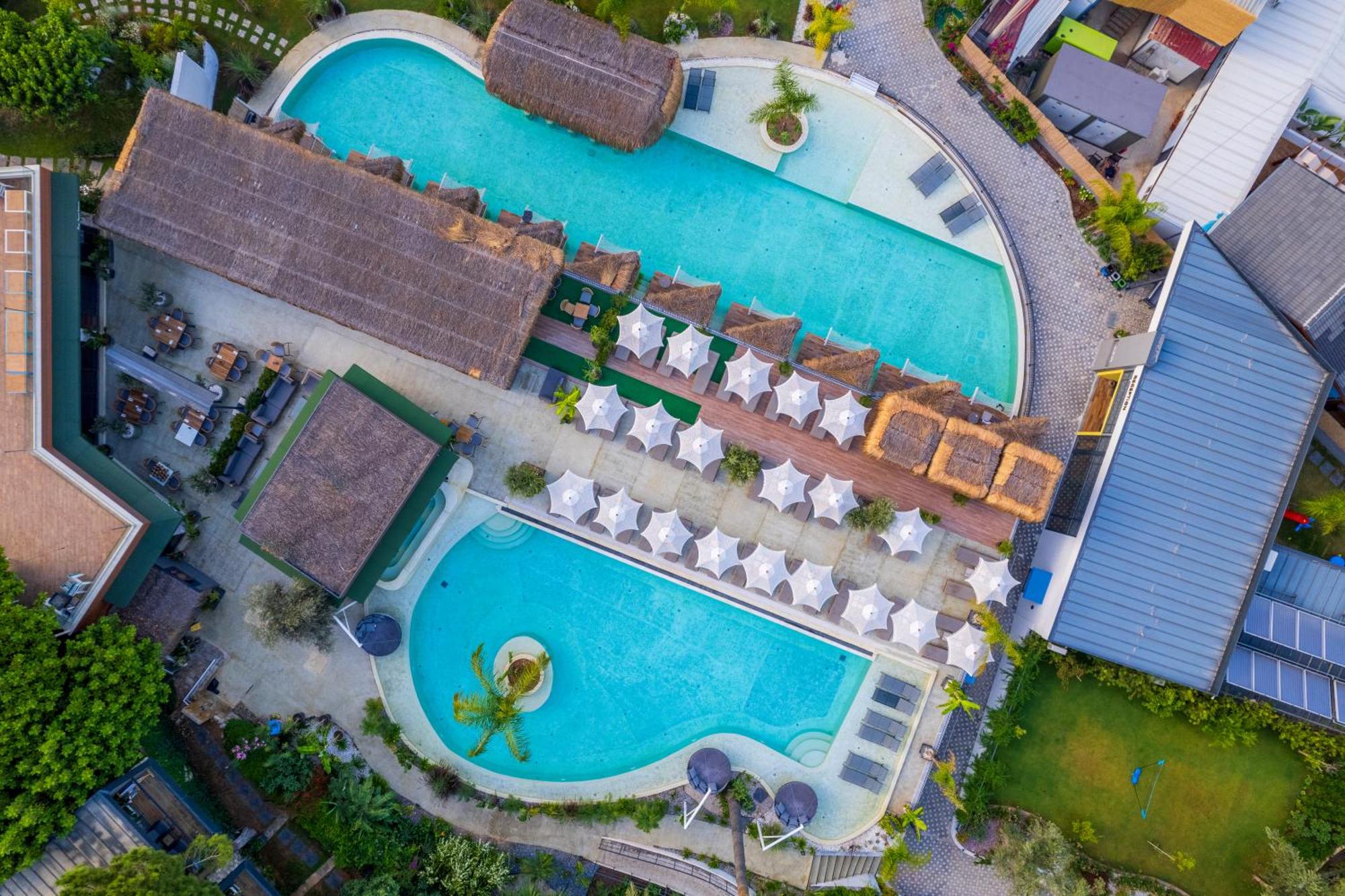 1. Morina Deluxe Hotel