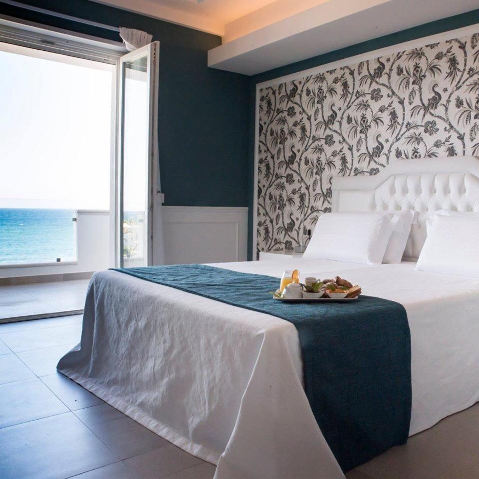 7. Bianco Riccio Suite Hotel
