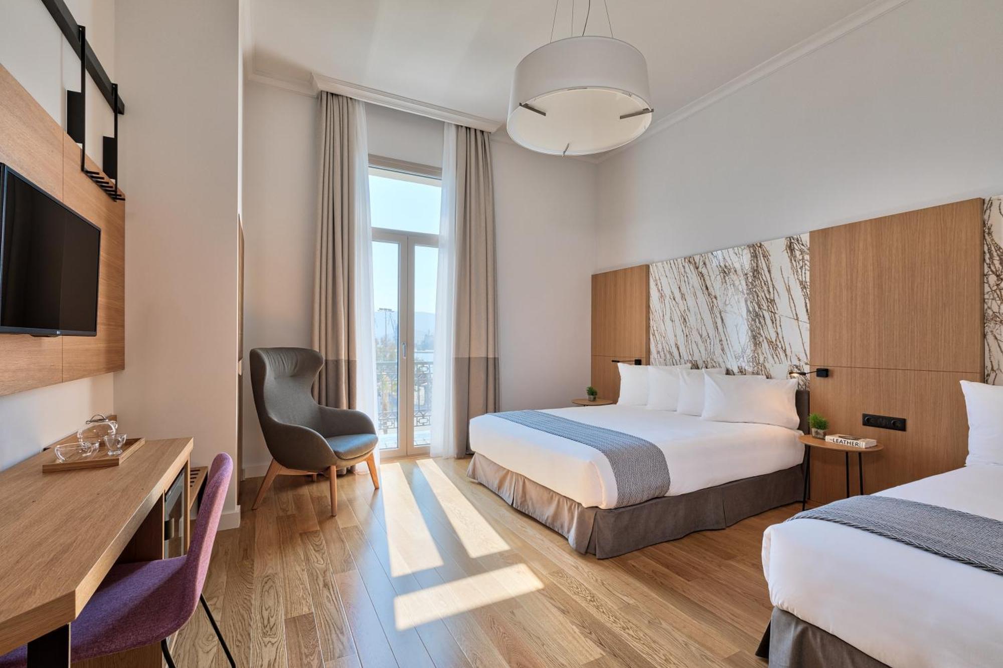 1. Aegli Hotel