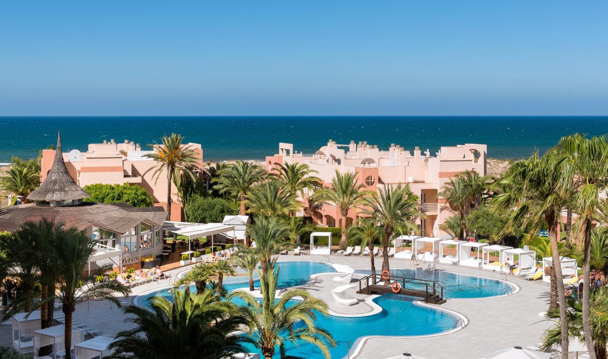 3. Oliva Nova Beach & Golf Hotel