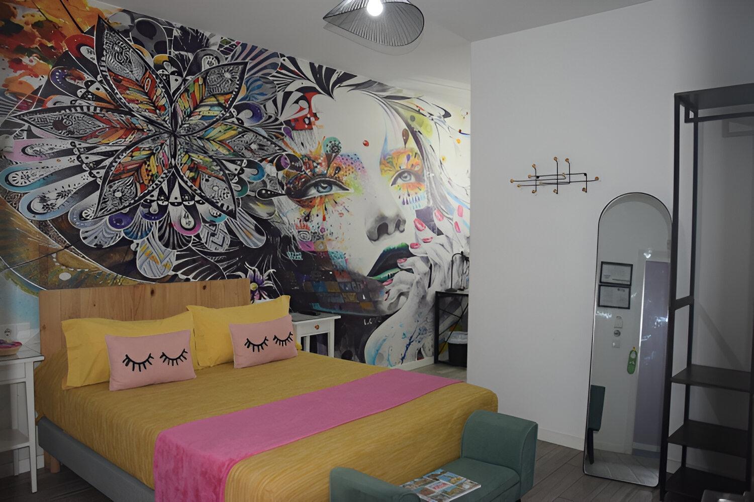 6. Hostal Huelva Art