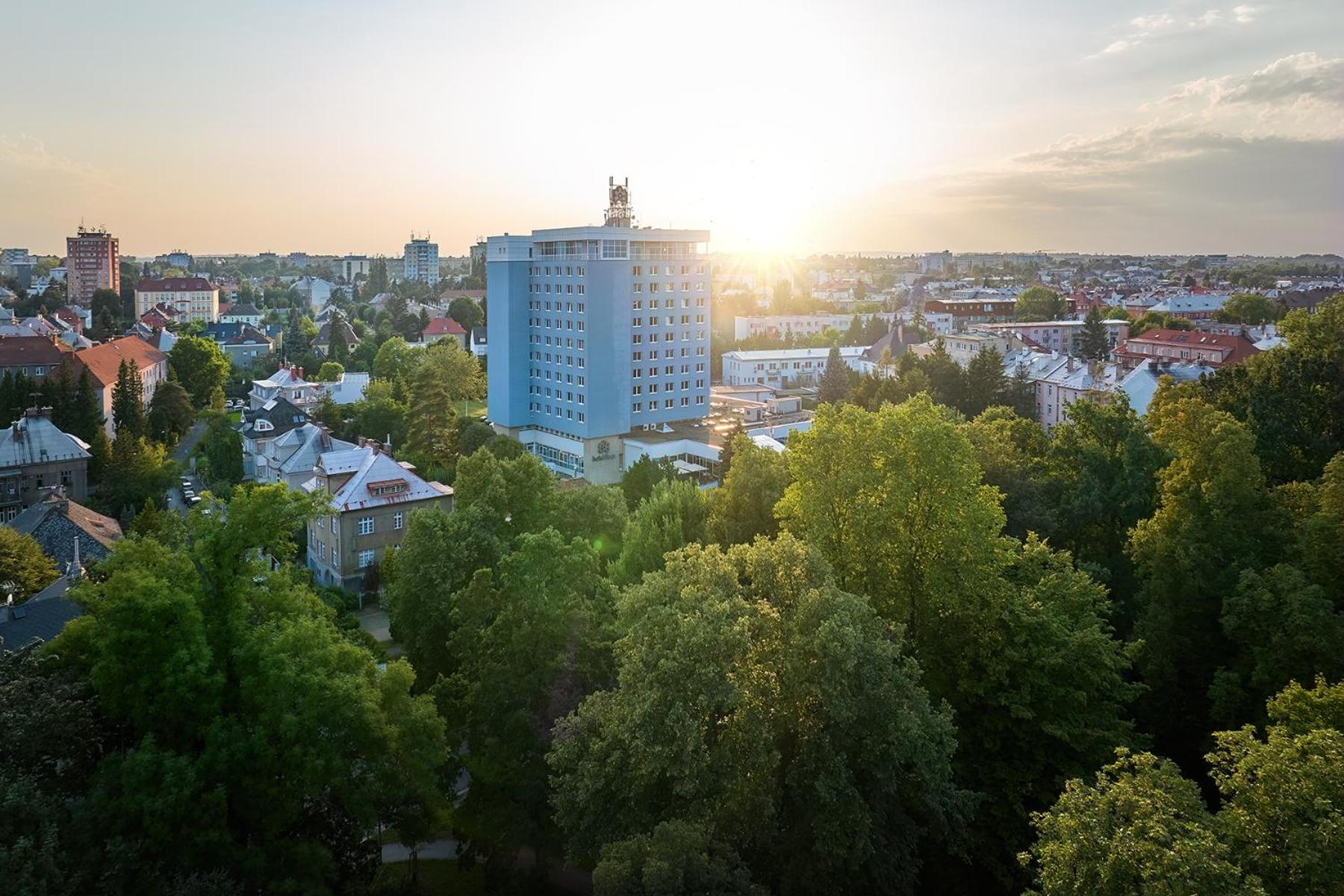 1. Hotel Flora
