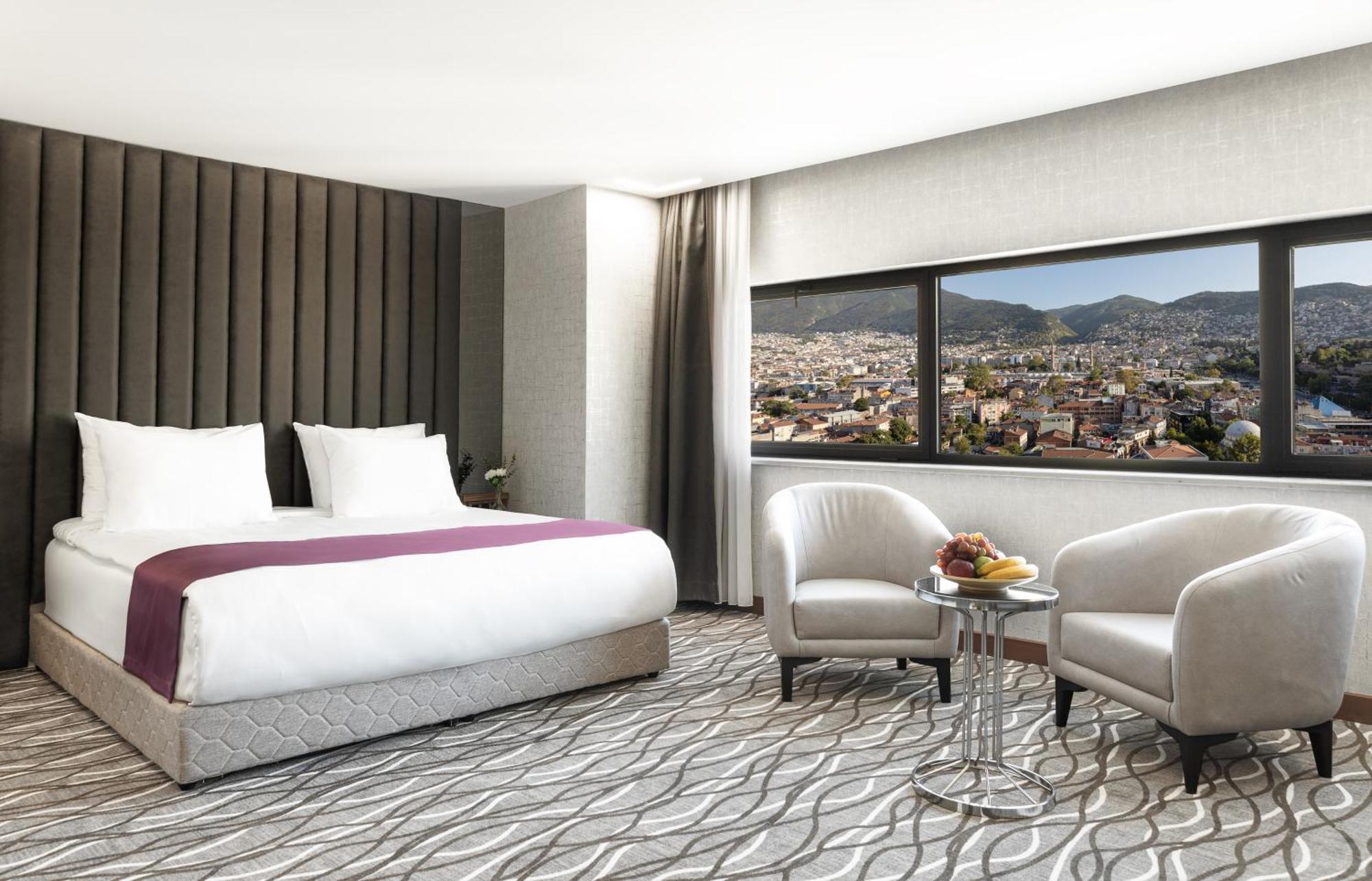 10. Lilium Hotel & Suites