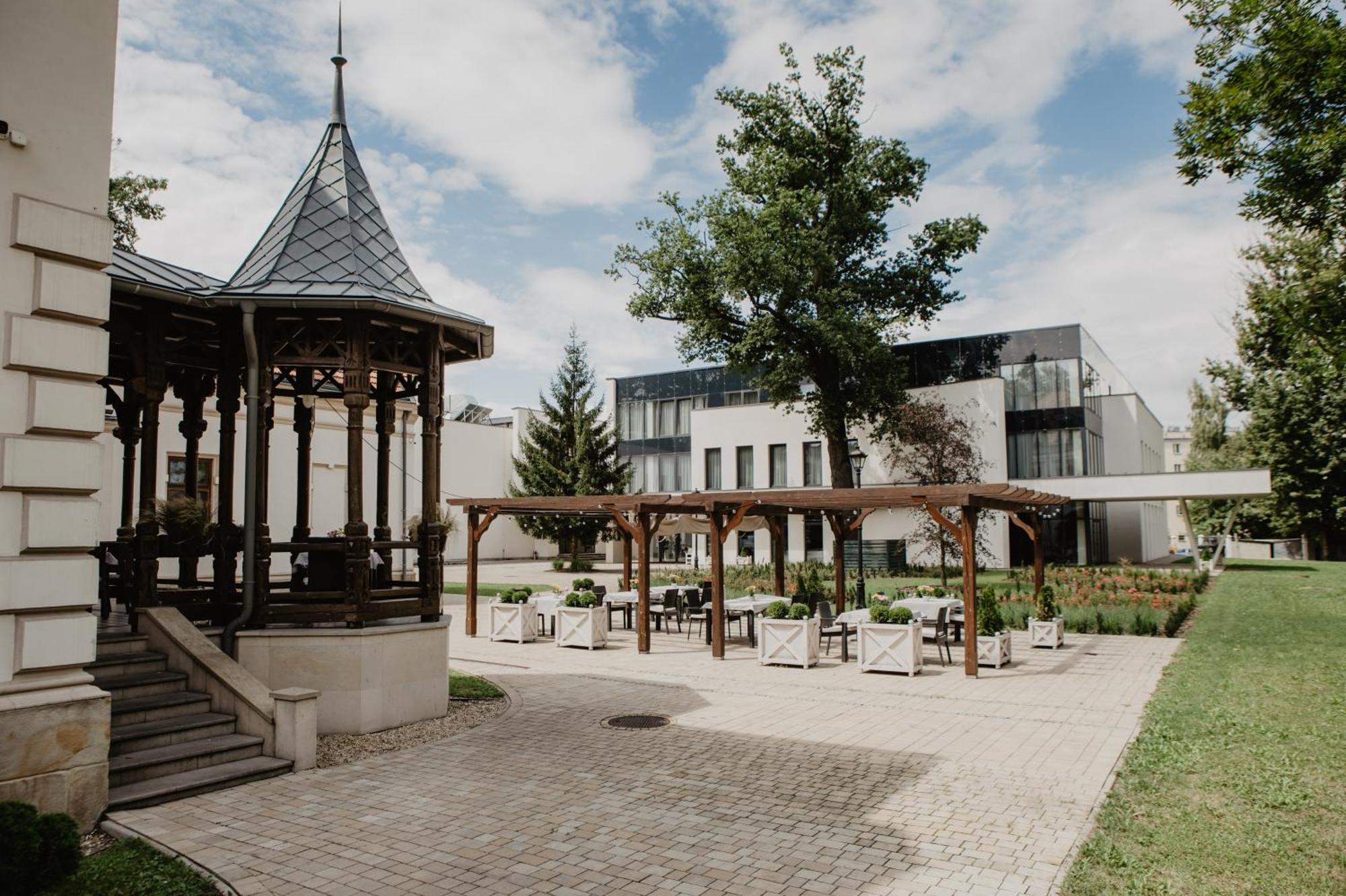 1. Polanka Conference Center