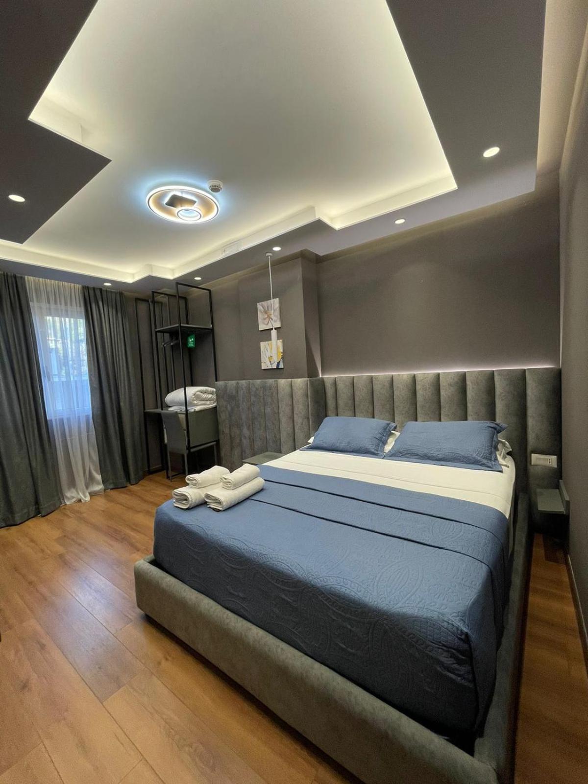6. Peaky Hotel
