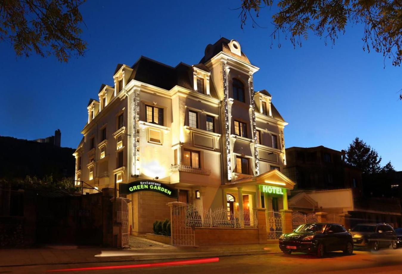 7. Green Palace Hotel