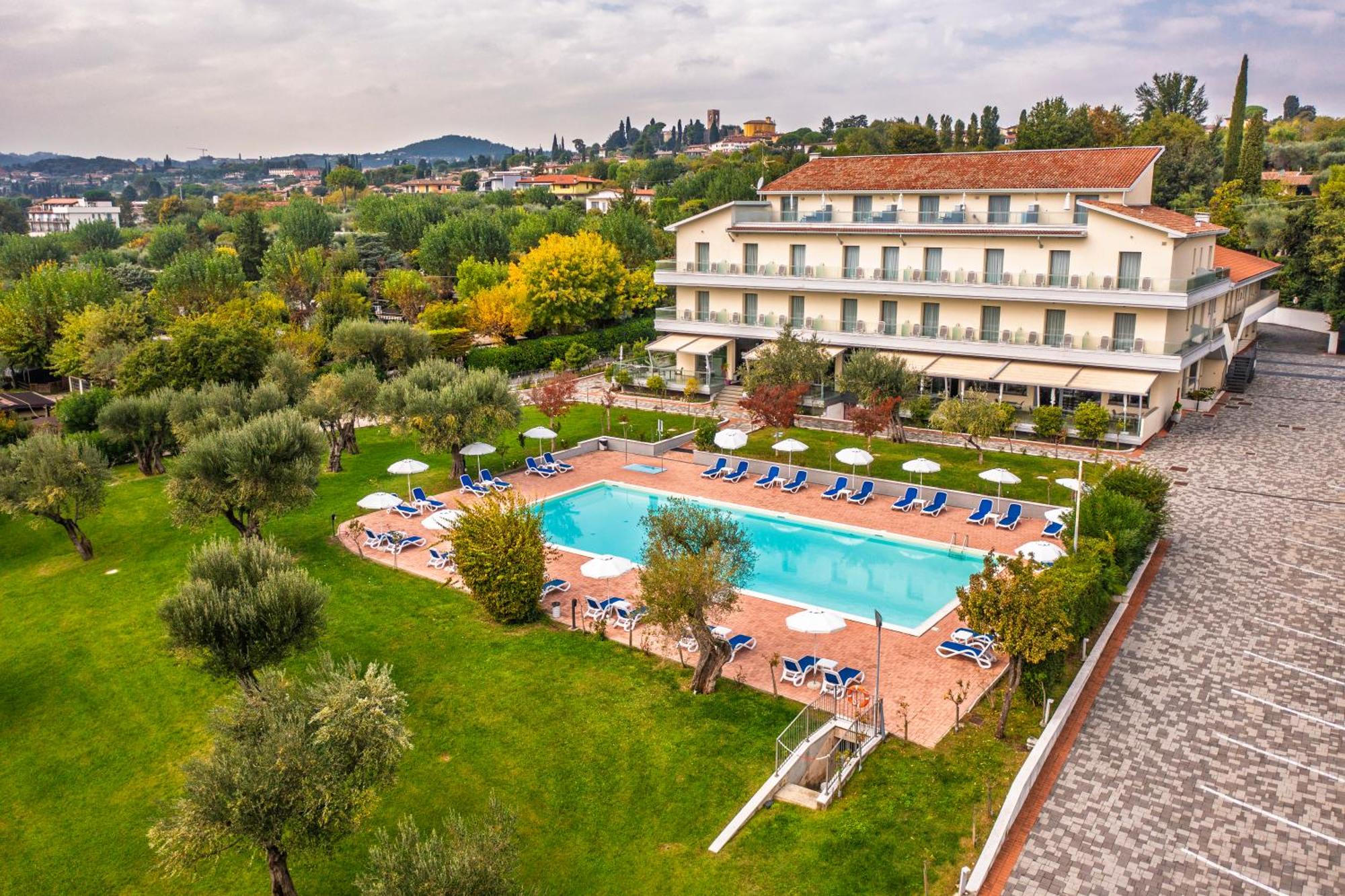 5. Villa Paradiso Suite