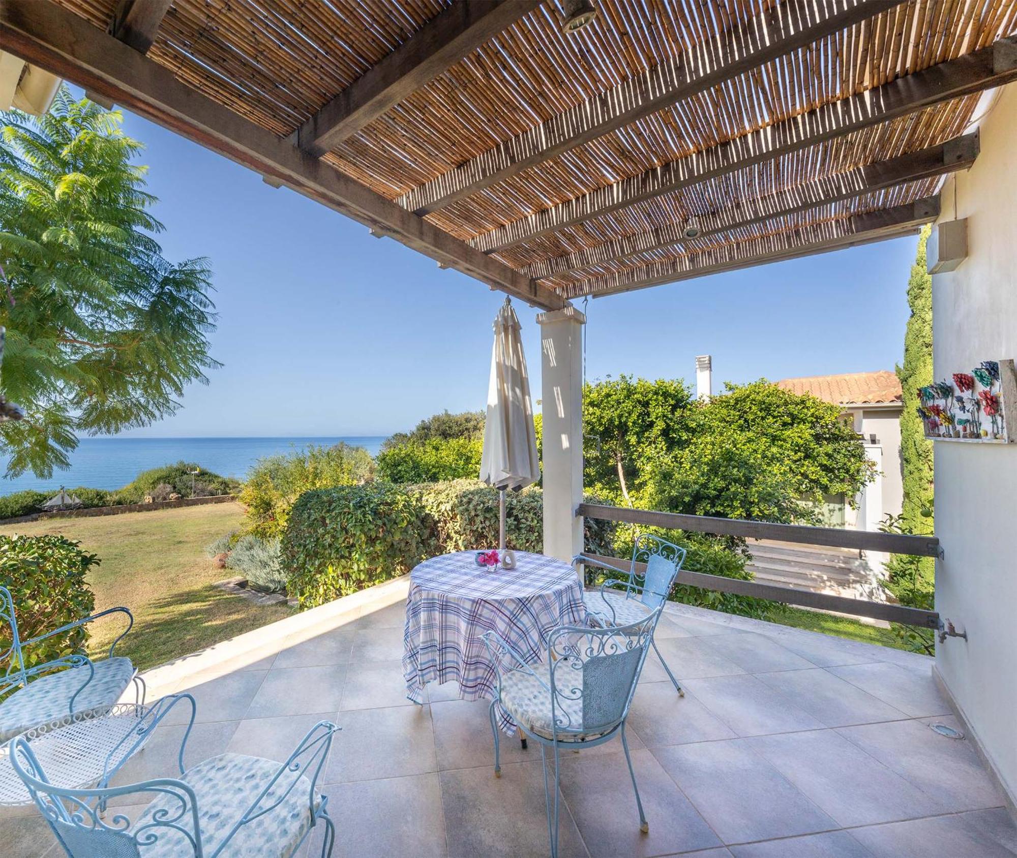 8. Ploes Villas