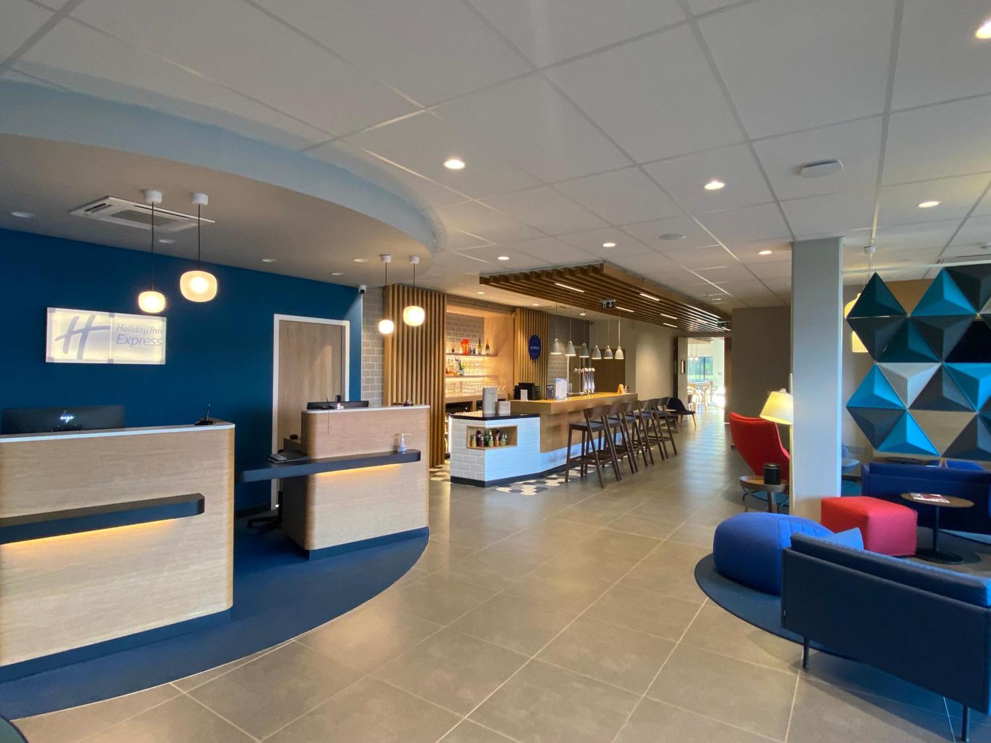 5. Holiday Inn Express Caen - Epron