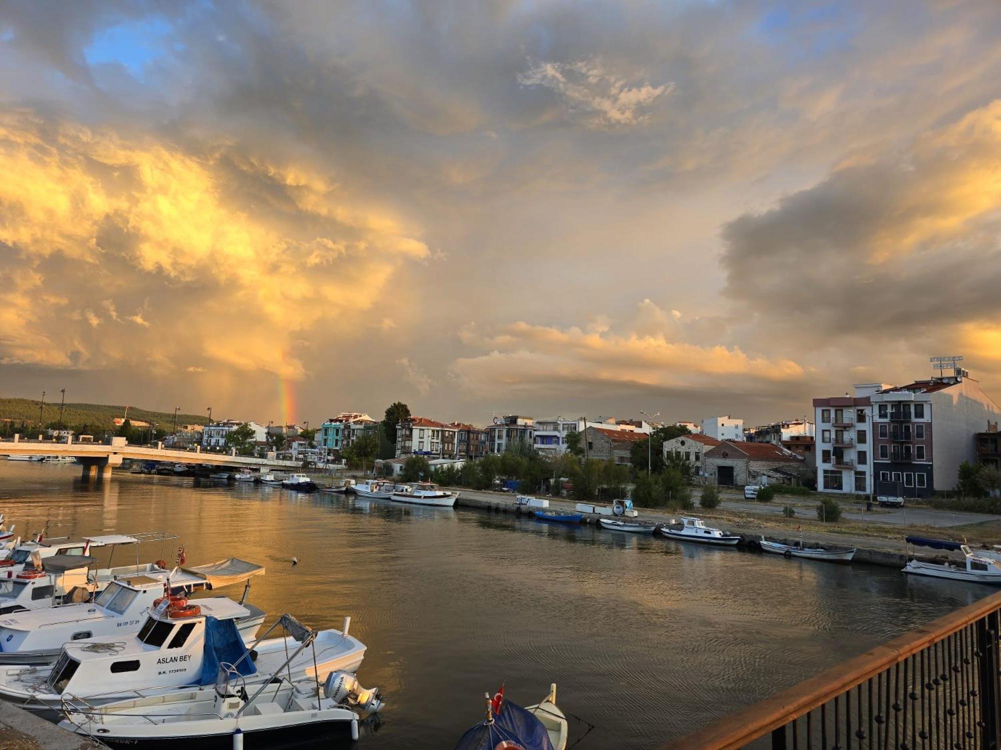 4. Aybek Ratio Hotel