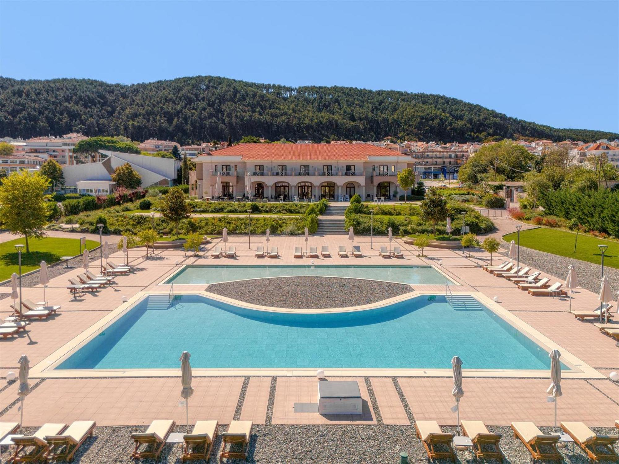 5. The Lake Hotel