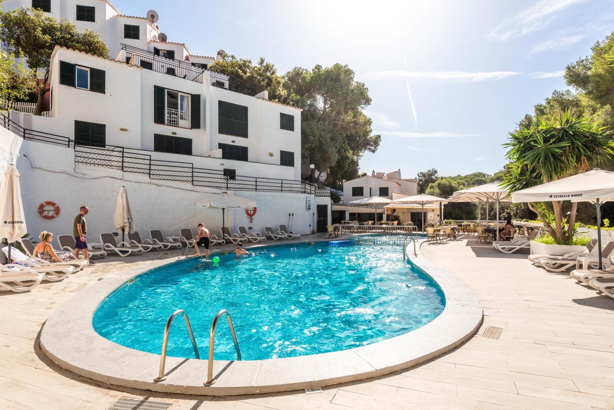 4. Alta Galdana Playa