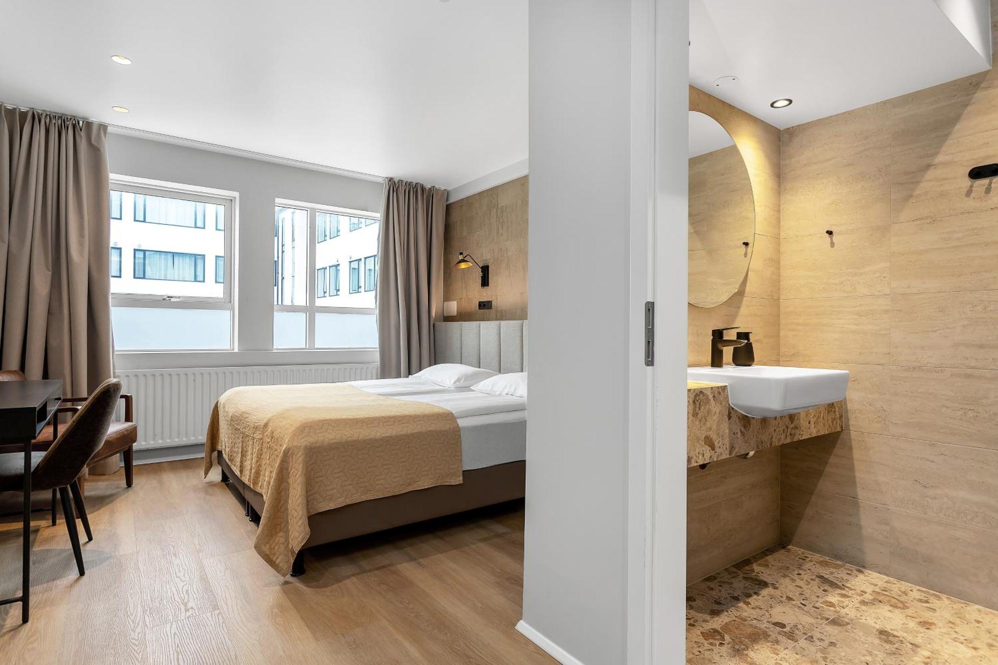 22 Hill Hotel
