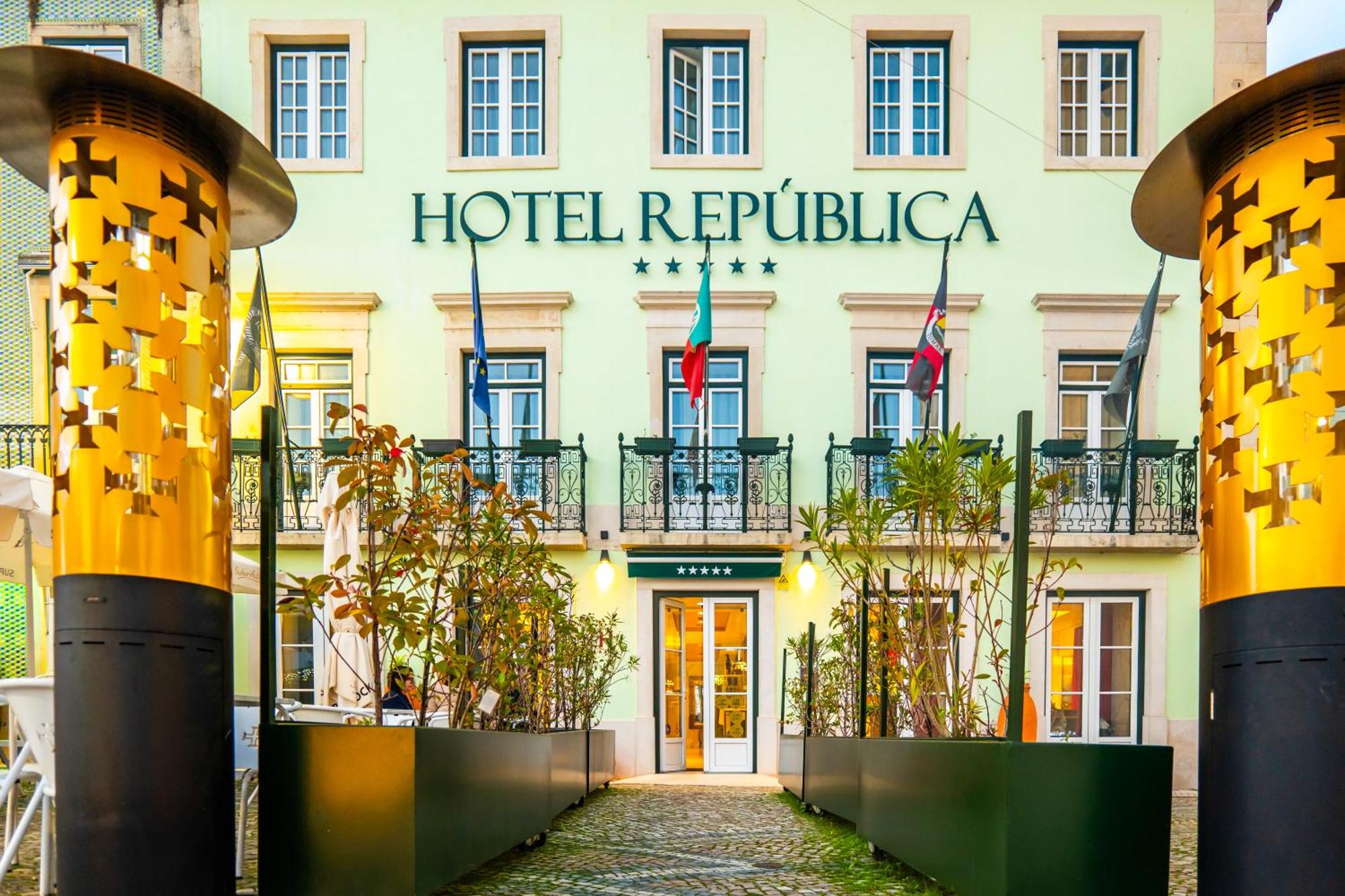 1. Hotel Republica