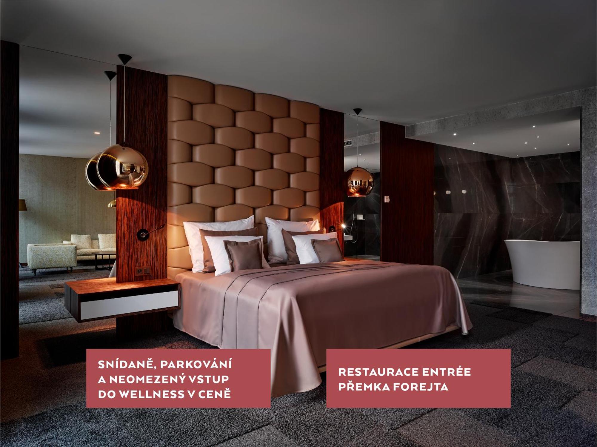 6. Theatre Hotel