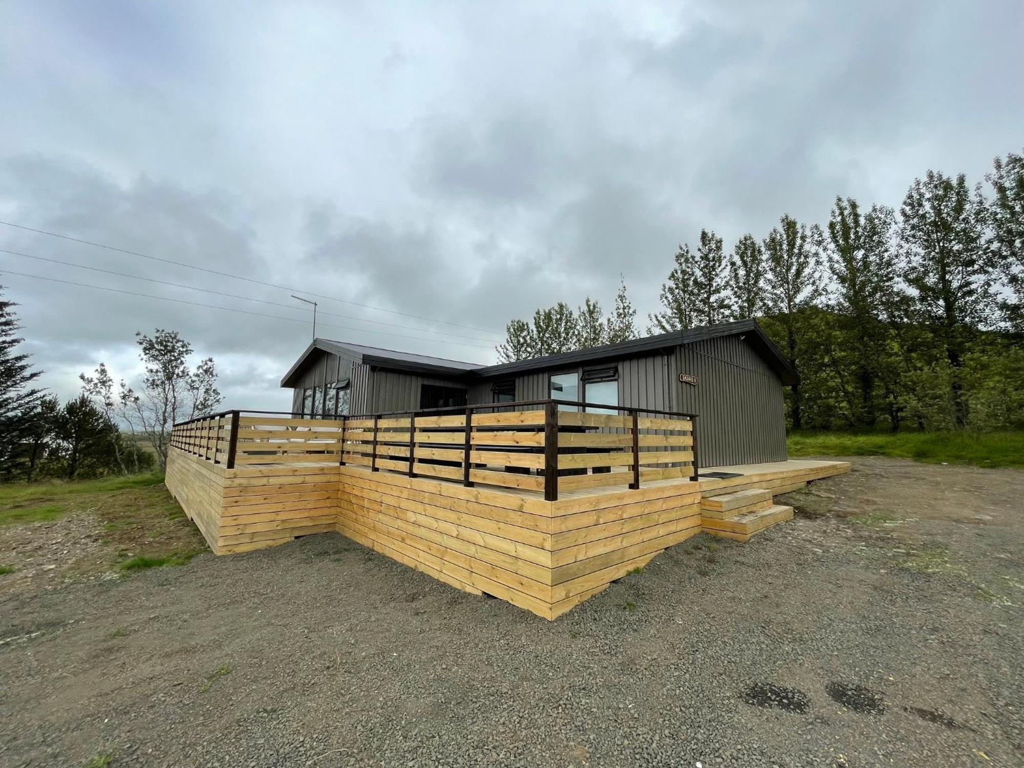 AU44 Cottages