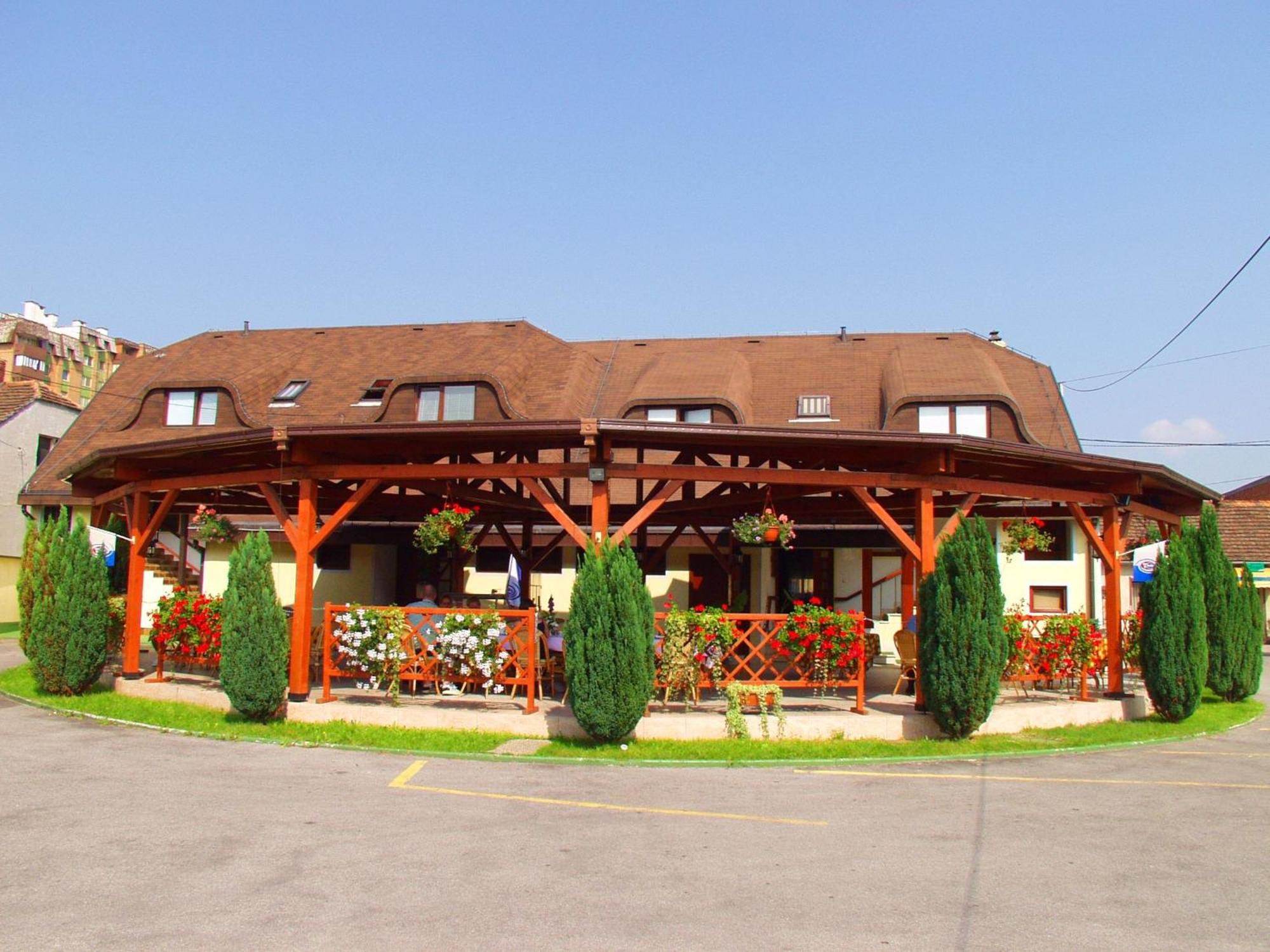 5. B&B Garestin