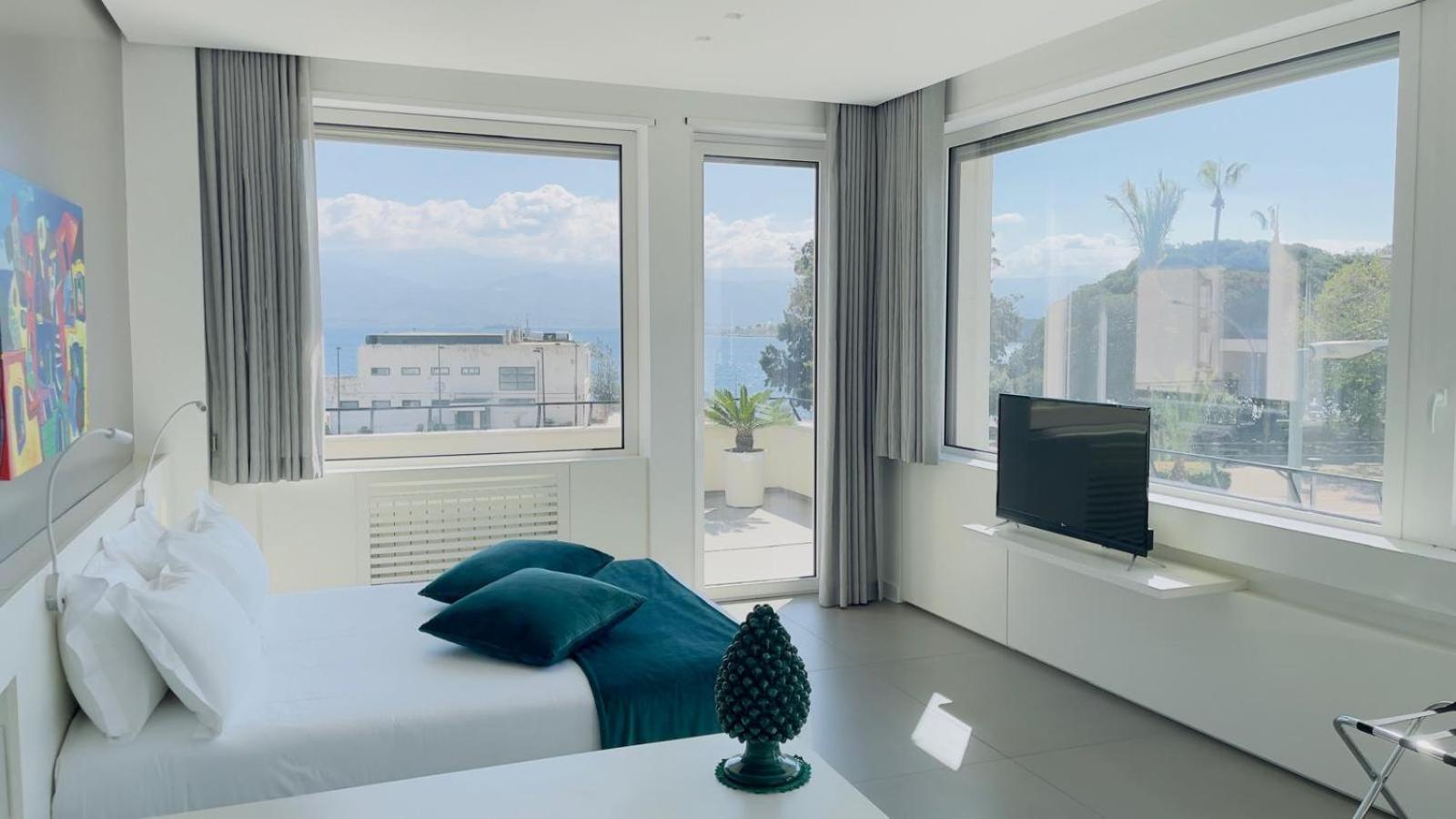 7. Jolly Charme Suite