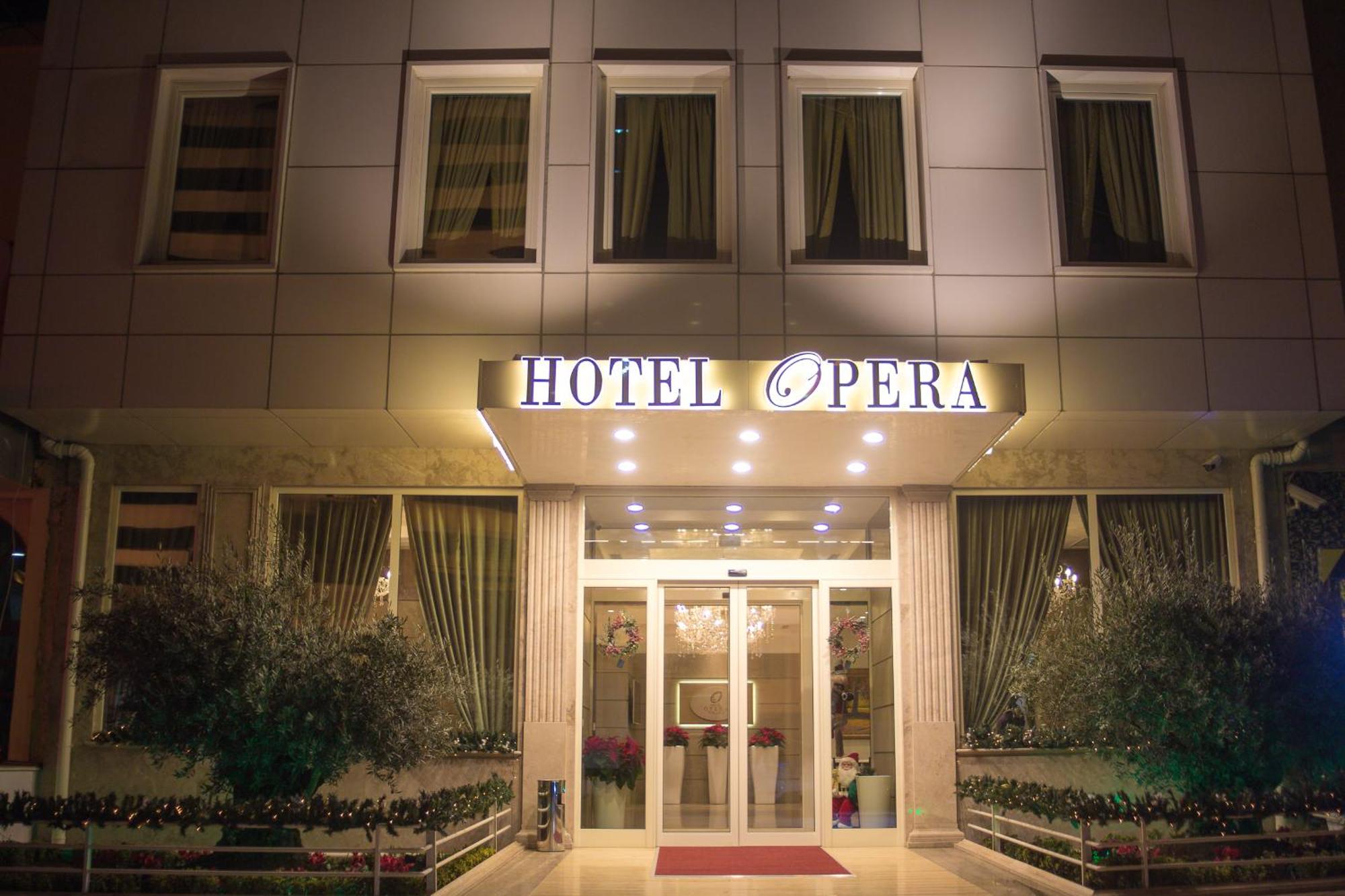 4. Hotel Opera