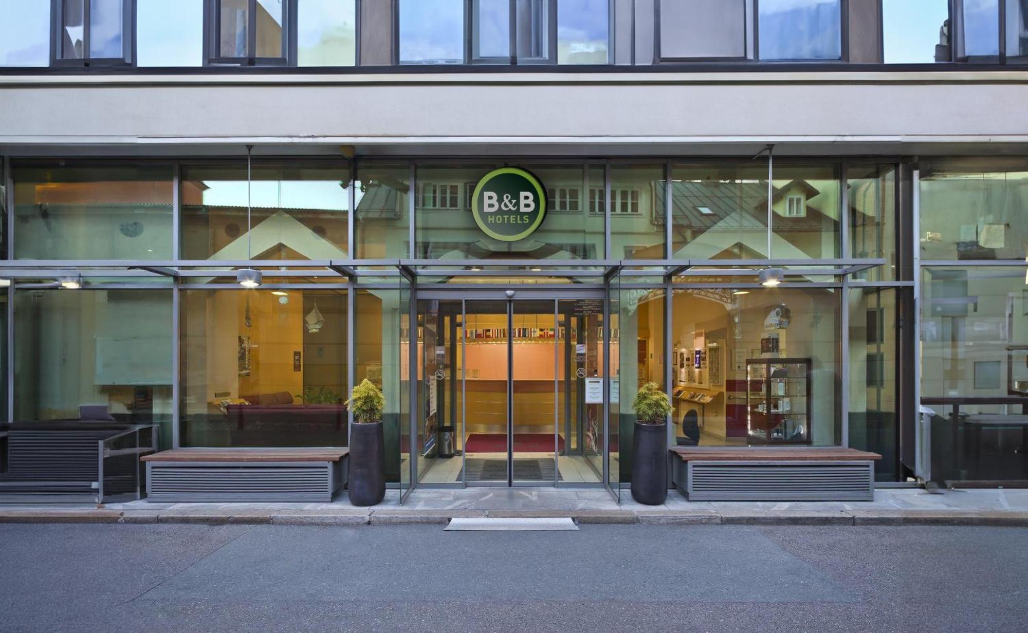 7. Hotel Orel