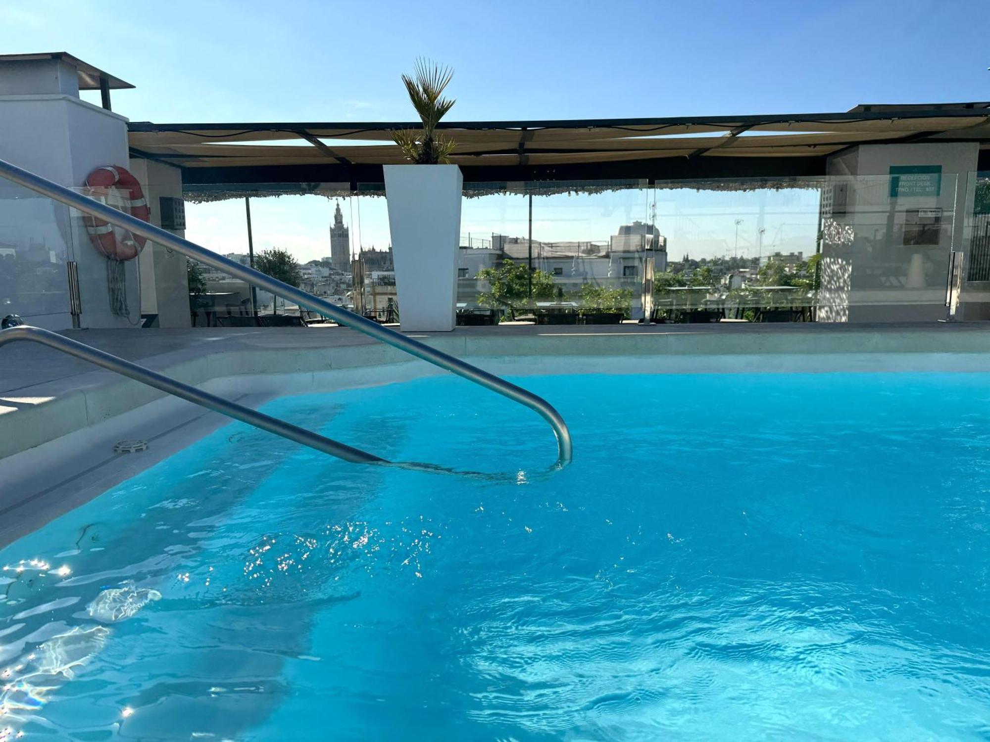 10. Hotel Bécquer
